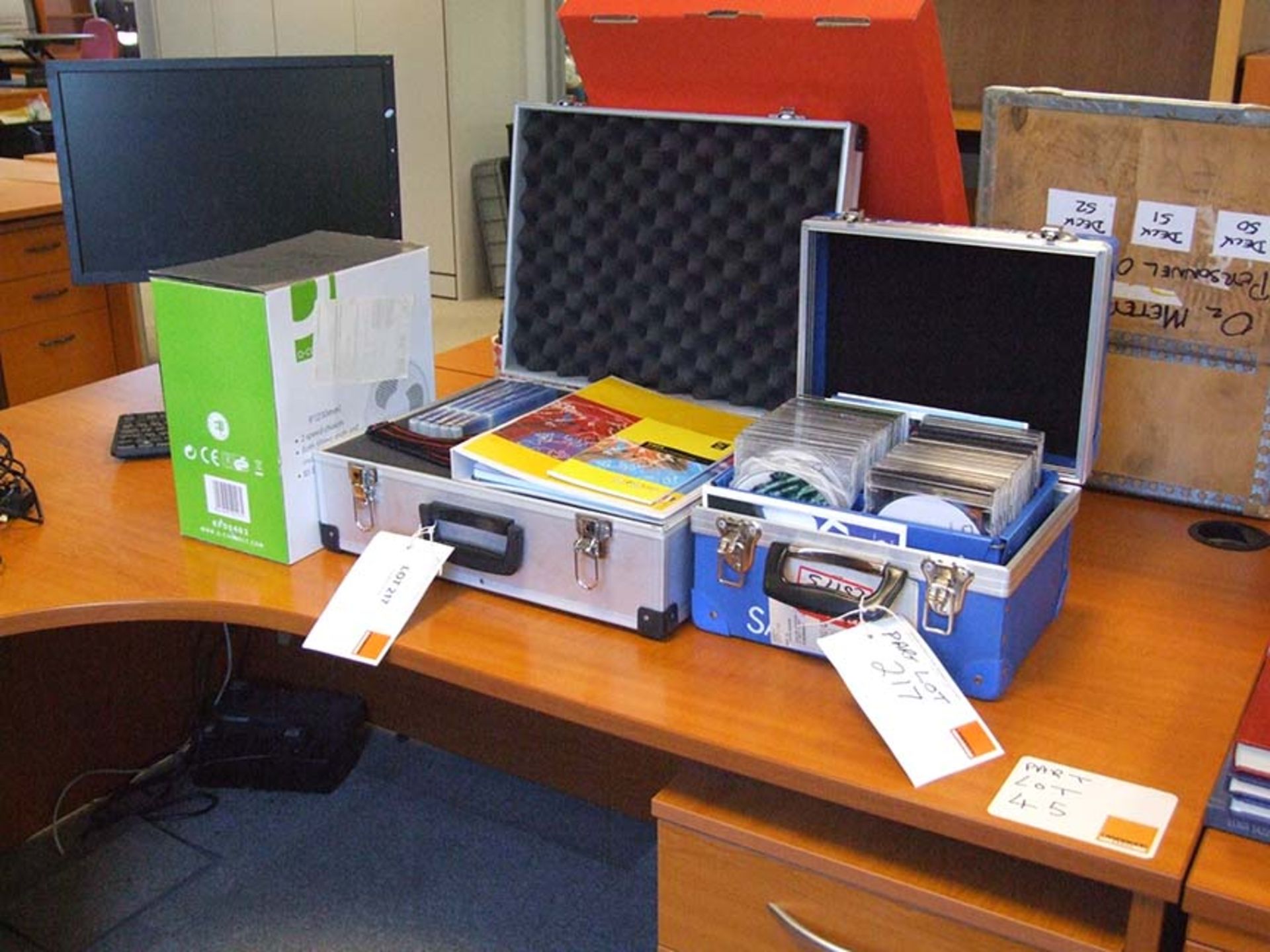 Boxes of Safety and Envioronmental training programmes