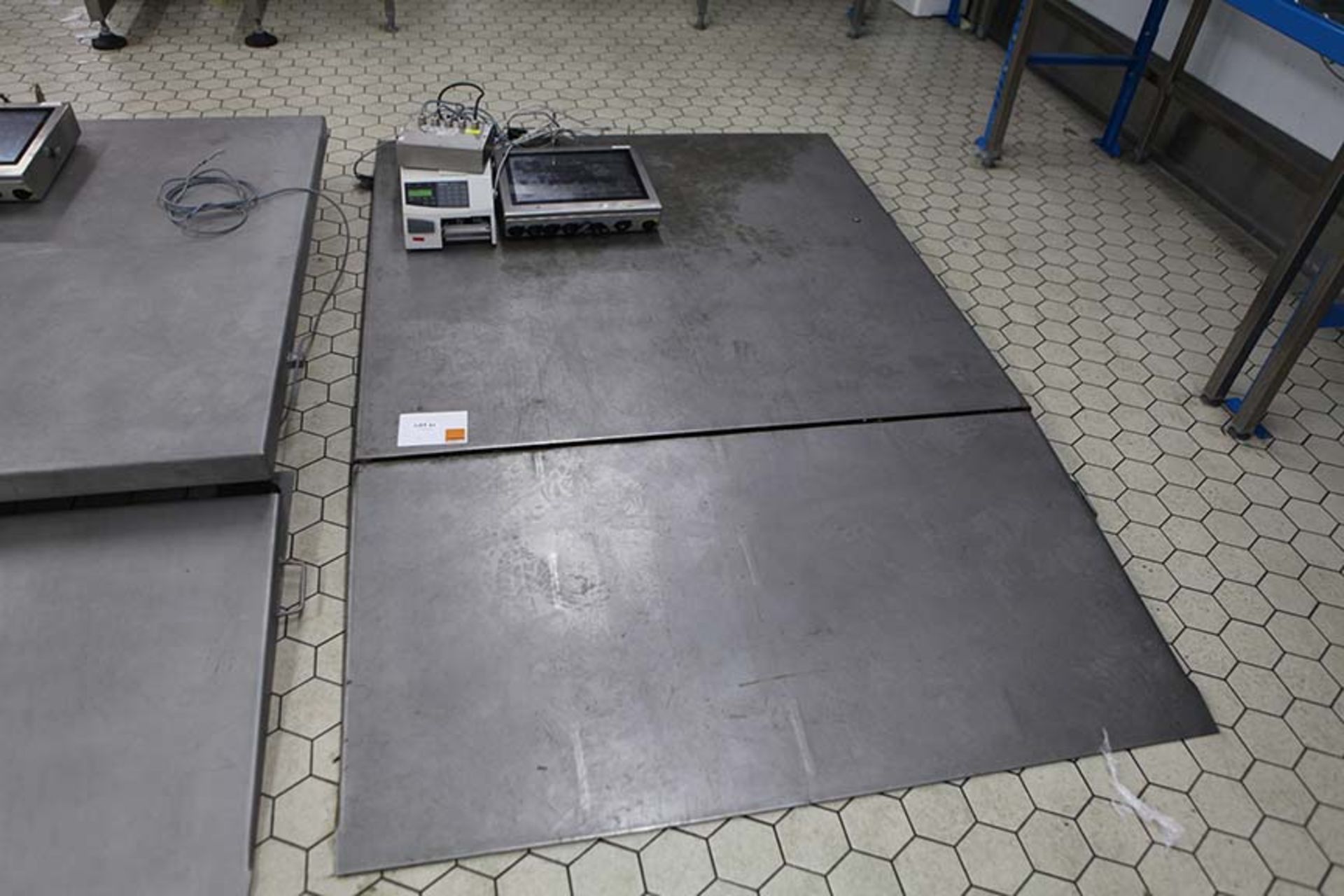 Pallet Size floor scale with CSW20 display indicator Sn 206371 and printer