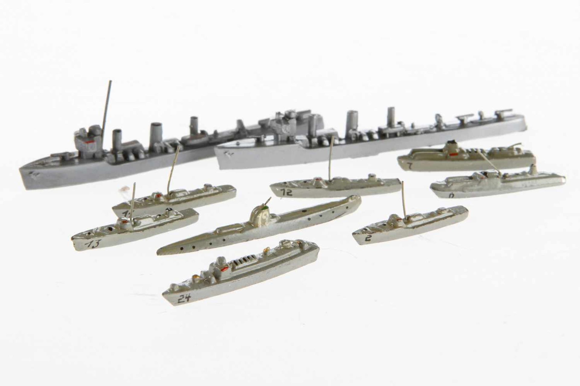 Konv. 10 Wiking Modellschiffe, Guss: 2x "Generali Kl." (silberfarben und grau), U-Boot "19", 4x