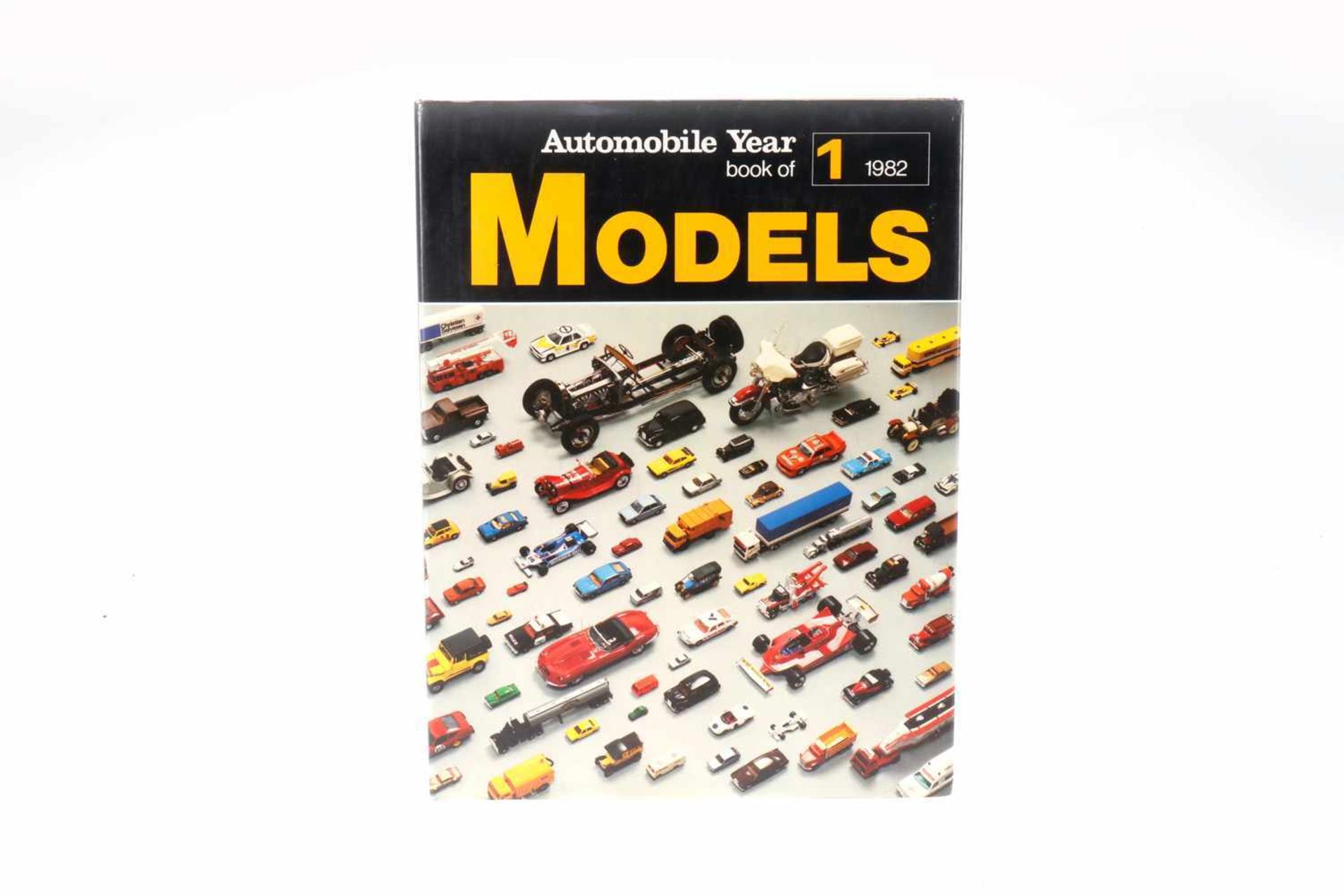 Buch "Automobile Year 1" 1982 Models, 168 Seiten, Alterungsspuren