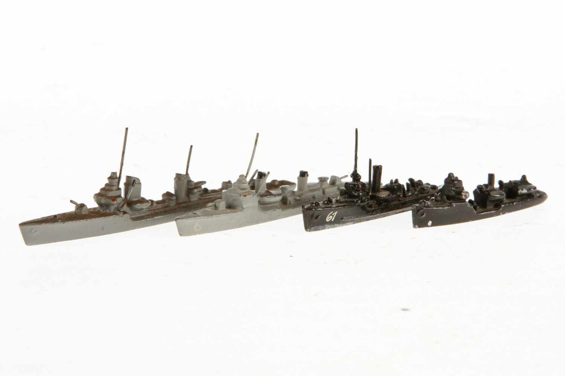 Konv. 4 Wiking Modellschiffe, Guss: Torpedoboot "Raubtier Kl.", Flottenbegleiter "6", Sperrboot "MT"
