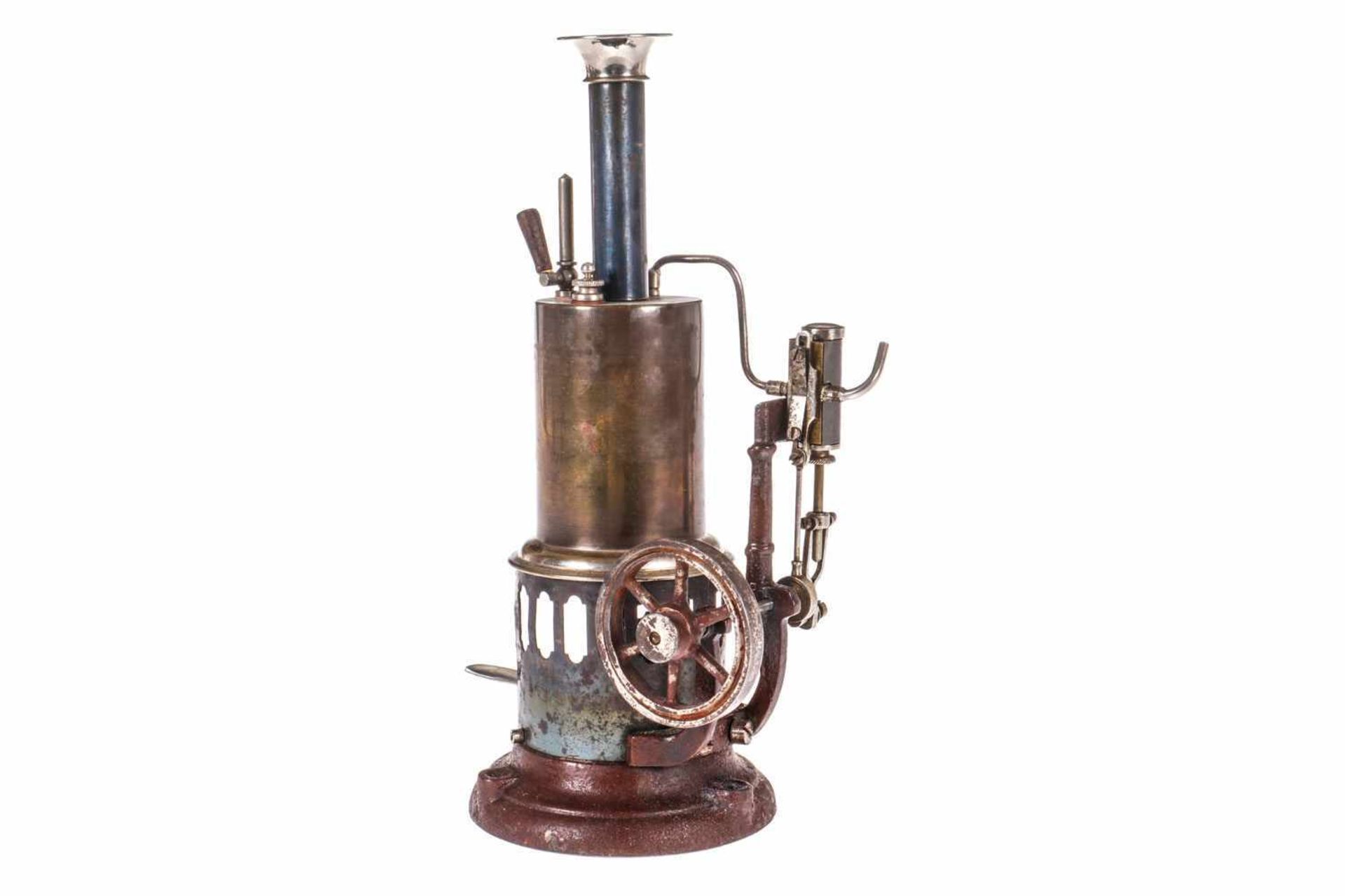 Bing stehende Dampfmaschine, KD 5 , mit Armaturen, Brenner und feststehendem Zylinder, Gusssockel