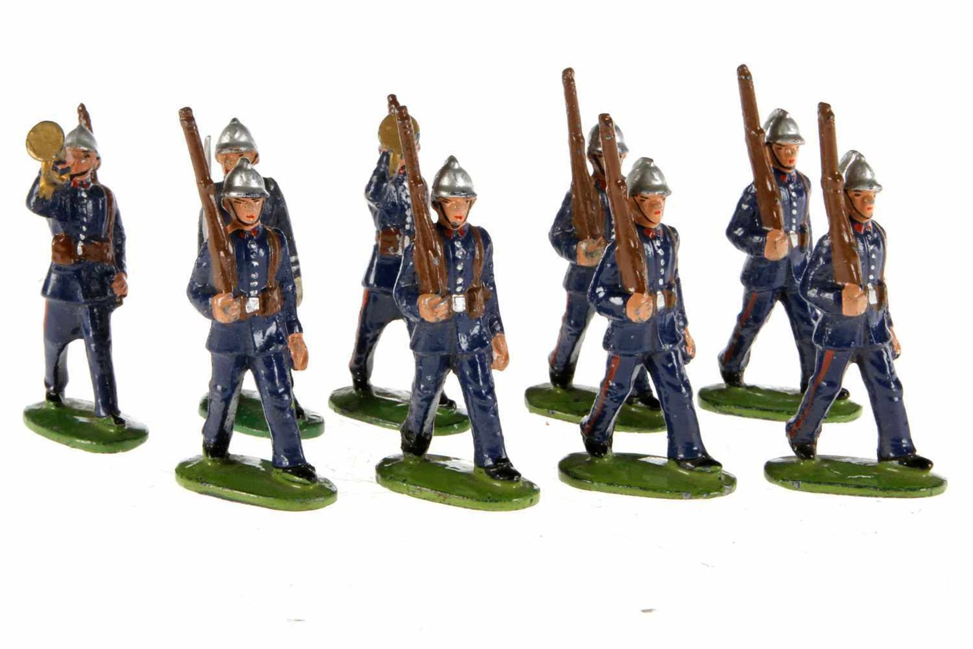 Konv. 9 Zinnsoldaten: Offizier (Säbel ersetzt), 2 Trompeter und 6x mit Gewehr im Marsch, HL,
