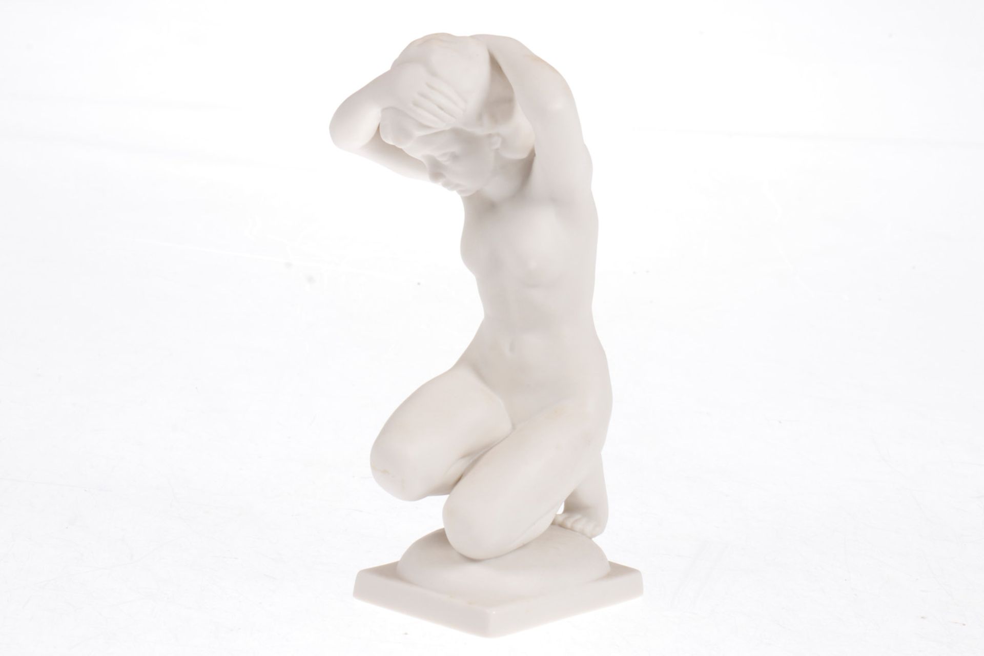 Hutschenreuther Figur "Nach dem Bade", Goldstempel, Modellnr. 8085, signiert Karl Tutter, H 18 cm