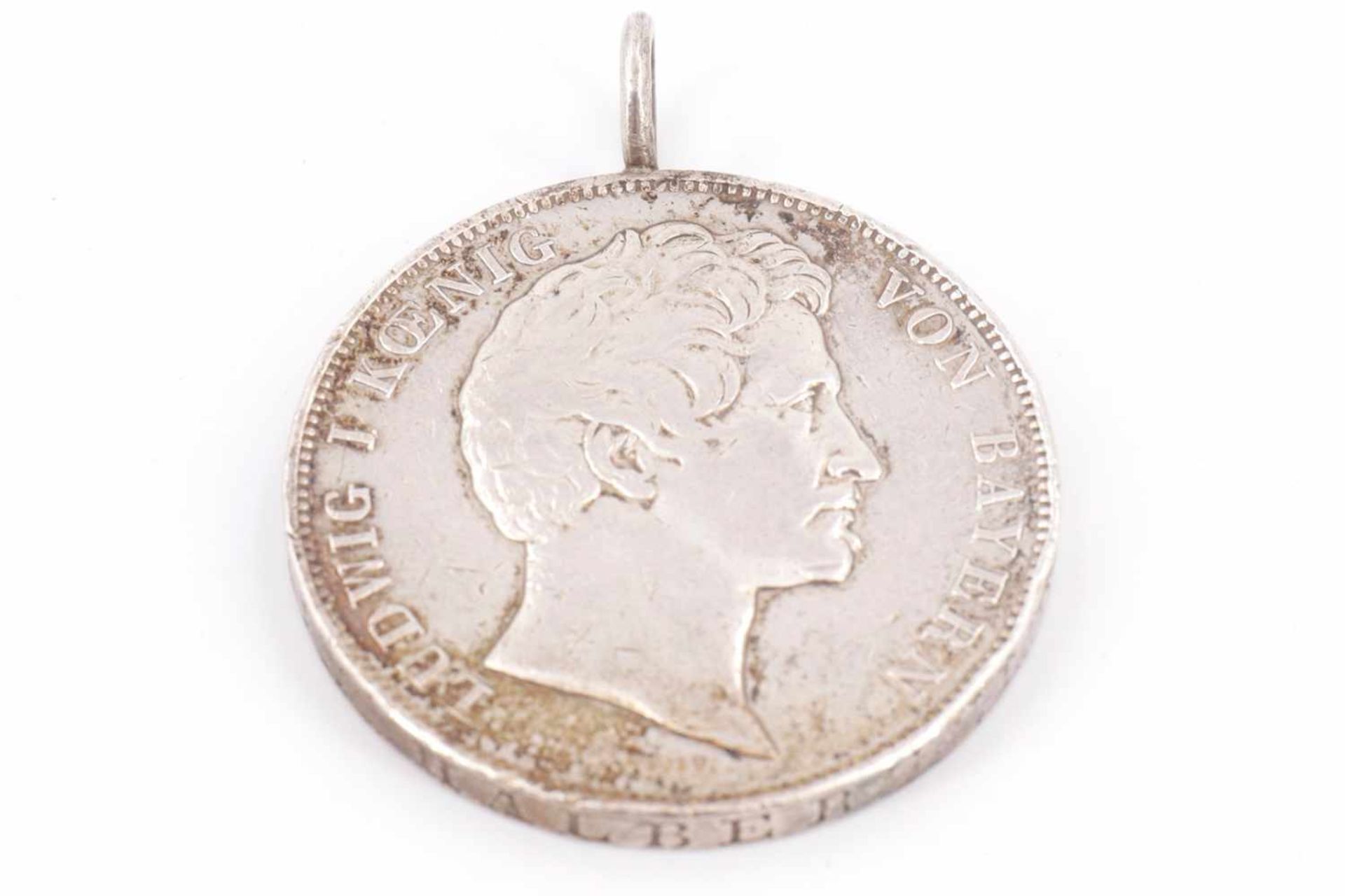 Anhänger mit Silbermünze "Münzvereinigung Süddeutscher Staaten 1837", Gebrauchsspuren, Gesamtgewicht