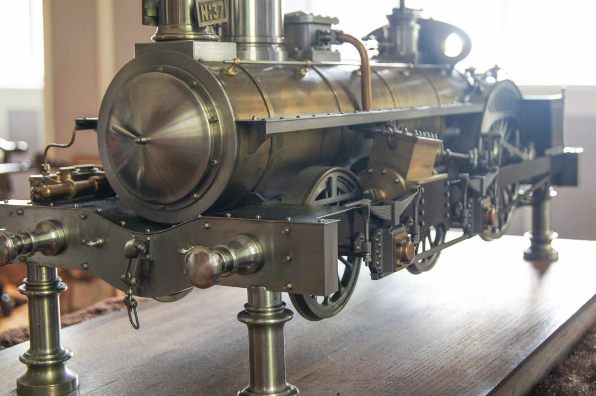 Bedeutende Radiguet Dampflokomotive, um 1860, schweres und detailgetreues Stahl-Messingmodell, " - Bild 8 aus 8