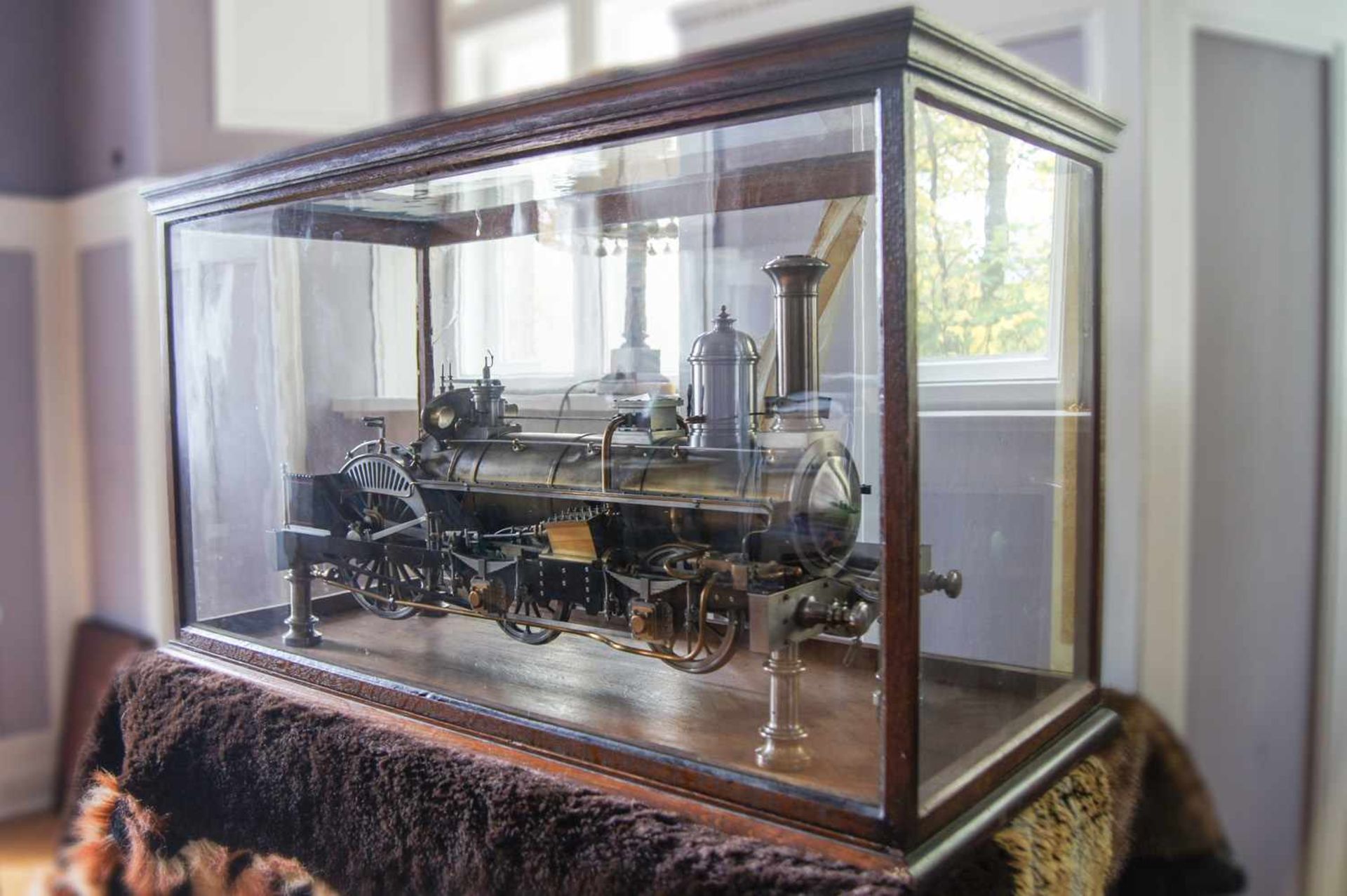Bedeutende Radiguet Dampflokomotive, um 1860, schweres und detailgetreues Stahl-Messingmodell, " - Bild 2 aus 8