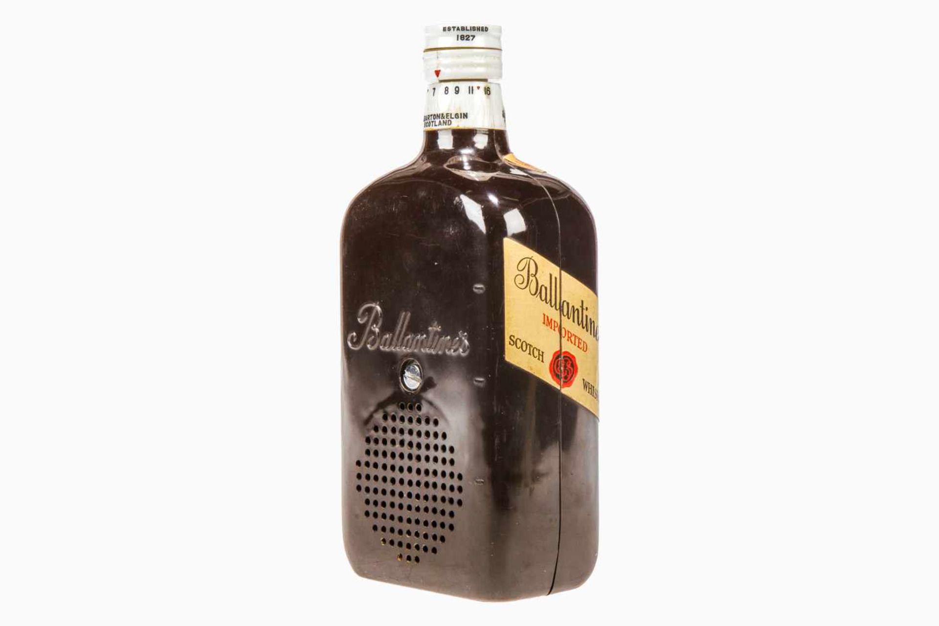Werbe-Radio in Form einer Ballantines Whisky-Flasche, Höhe 23 cm- - -22.50 % buyer's premium on - Image 4 of 5