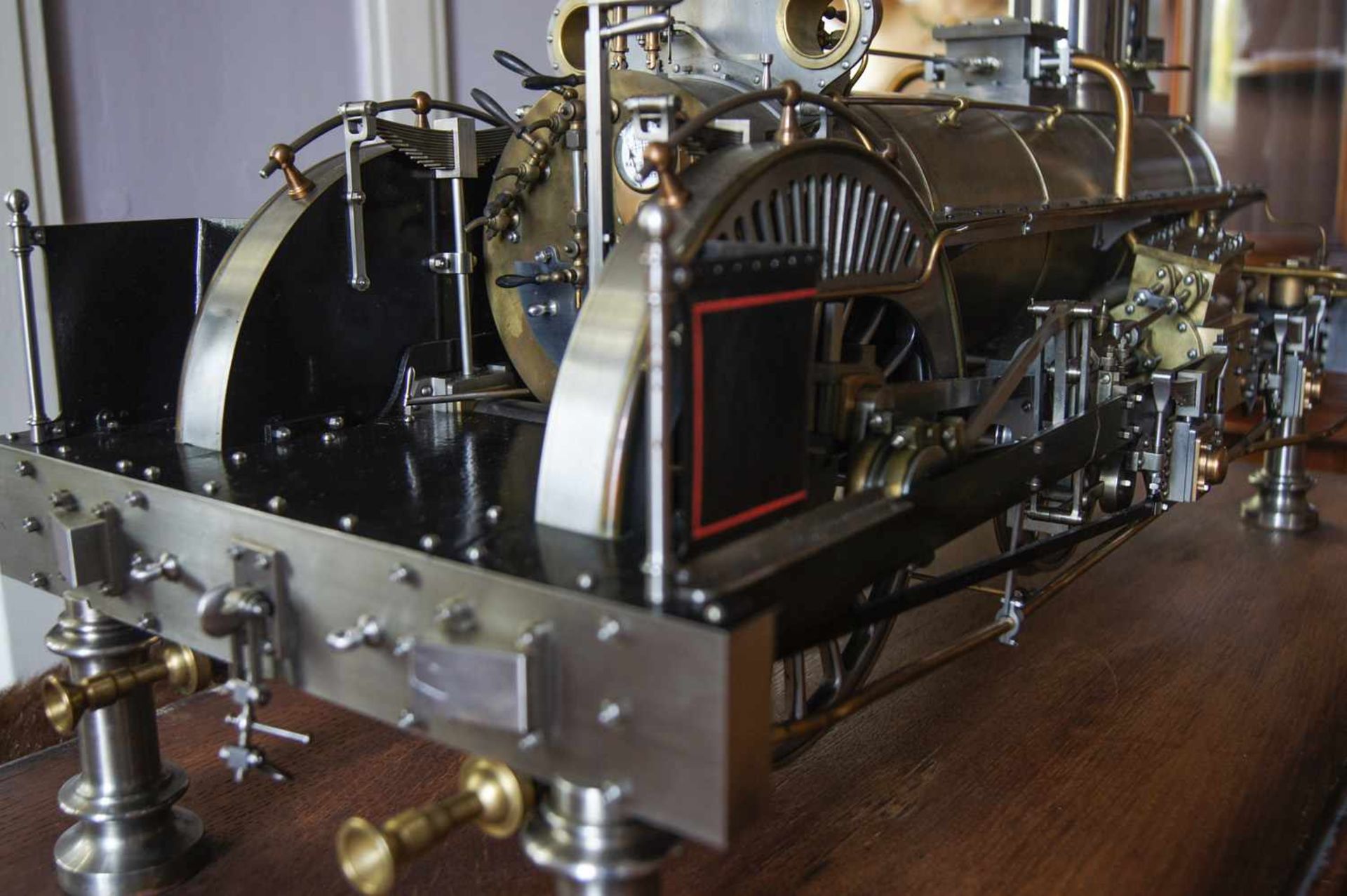 Bedeutende Radiguet Dampflokomotive, um 1860, schweres und detailgetreues Stahl-Messingmodell, " - Bild 6 aus 8