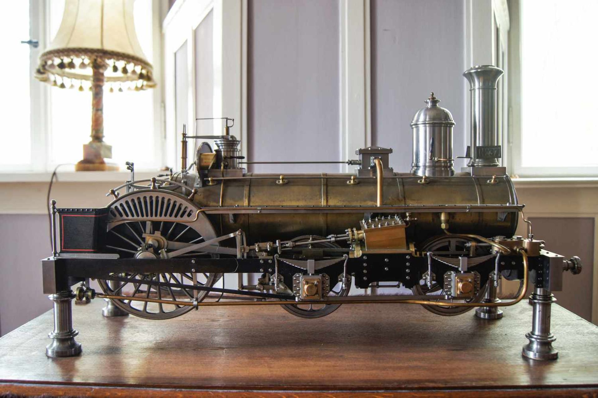 Bedeutende Radiguet Dampflokomotive, um 1860, schweres und detailgetreues Stahl-Messingmodell, " - Bild 5 aus 8
