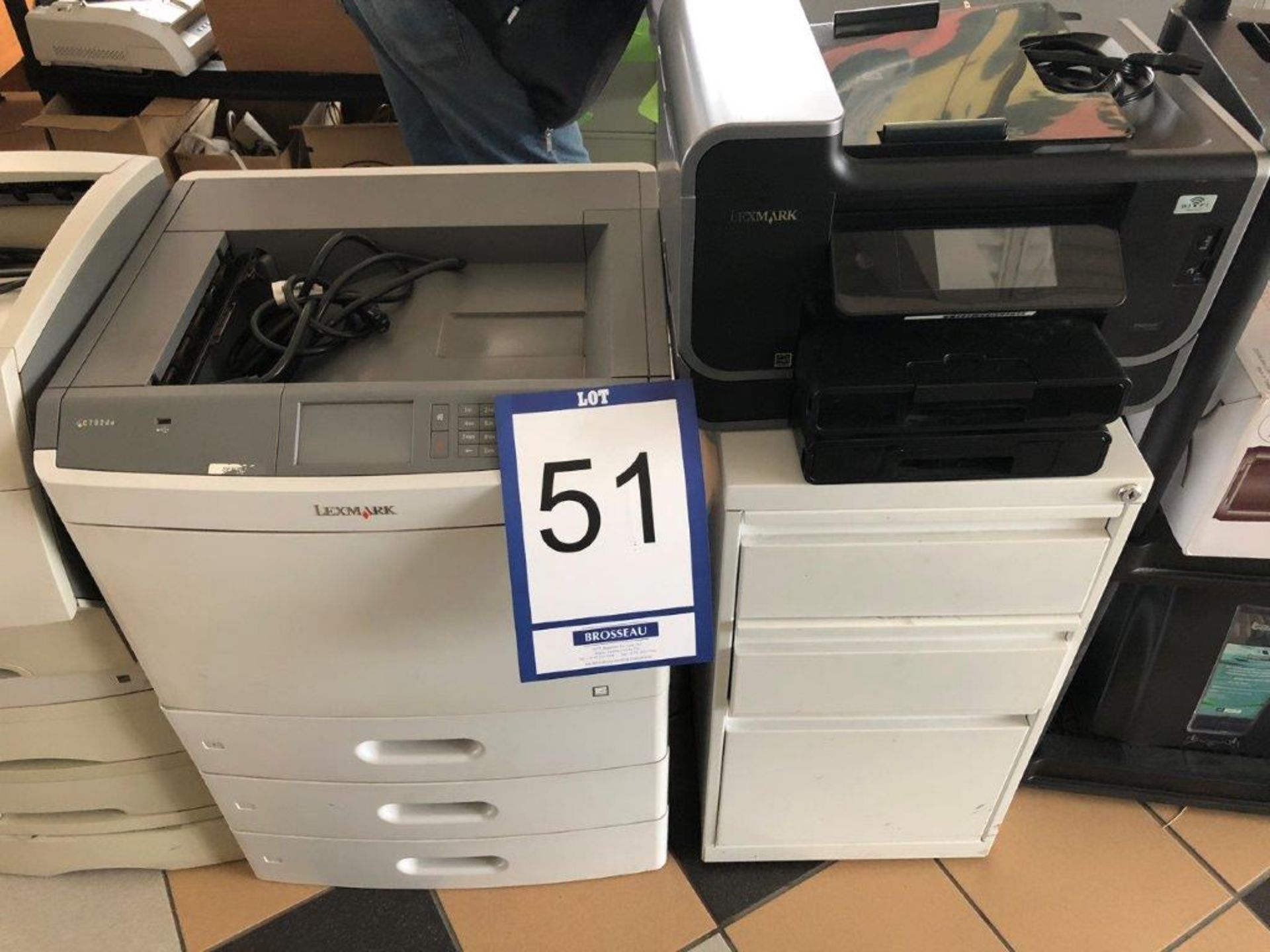 Lot : cabinet, imprimante LEXMARK Mod. PLATINUM PRO905 et imprimante LEXMARK Mod. C792de