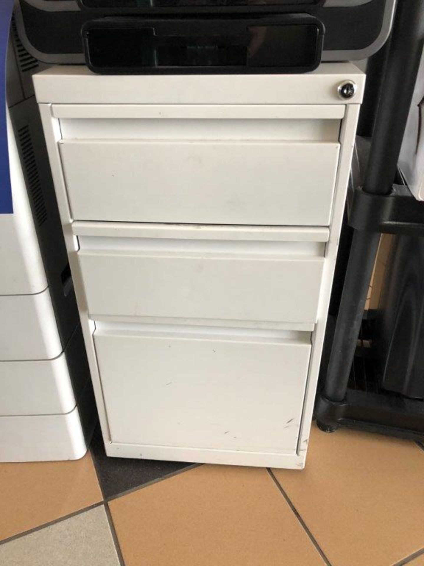 Lot : cabinet, imprimante LEXMARK Mod. PLATINUM PRO905 et imprimante LEXMARK Mod. C792de - Image 2 of 4