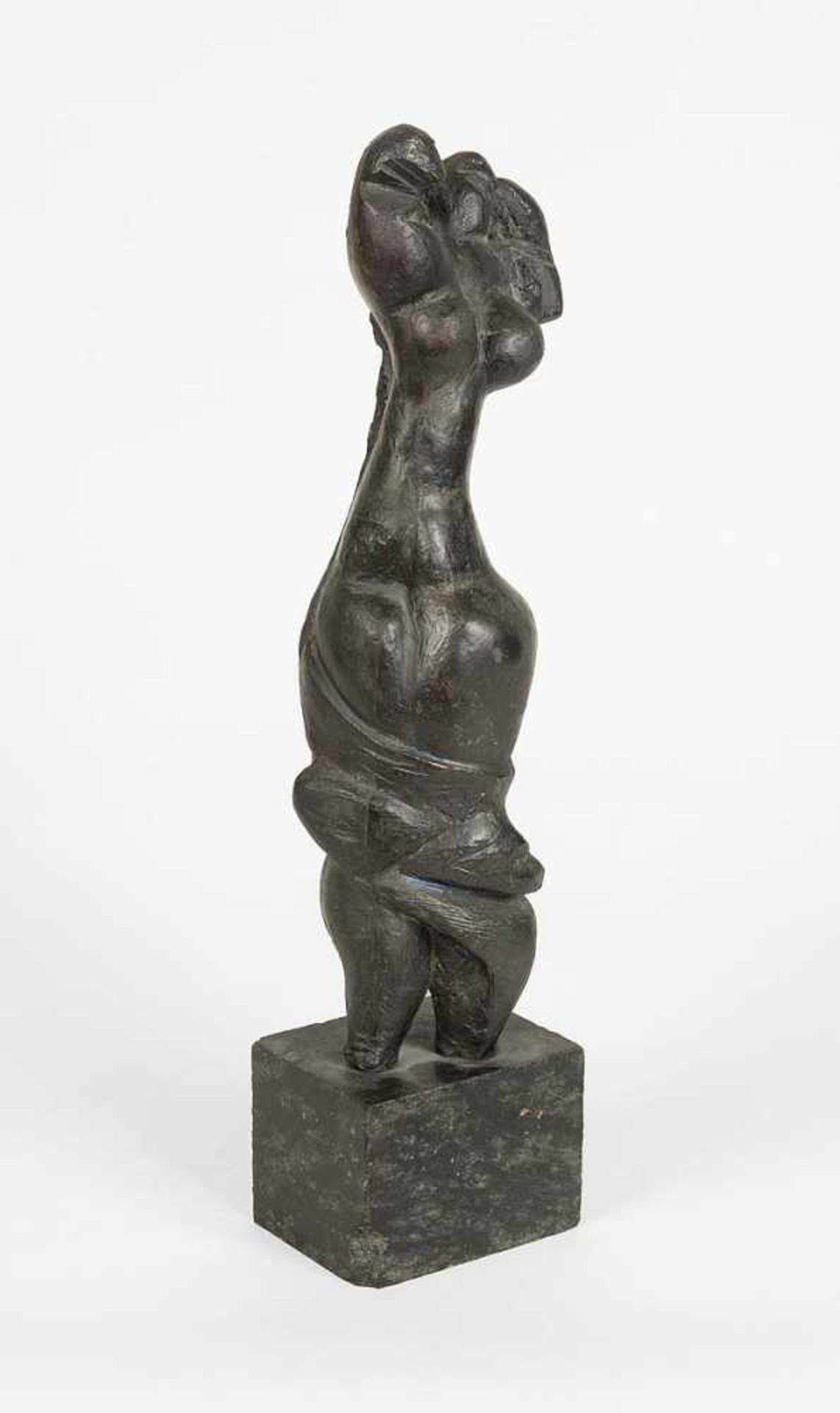 Szymanski, Rolf(Leipzig 1928 - 2013 Berlin)Stehende weibliche Figur. Bronze mit schwarzbrauner - Bild 2 aus 3
