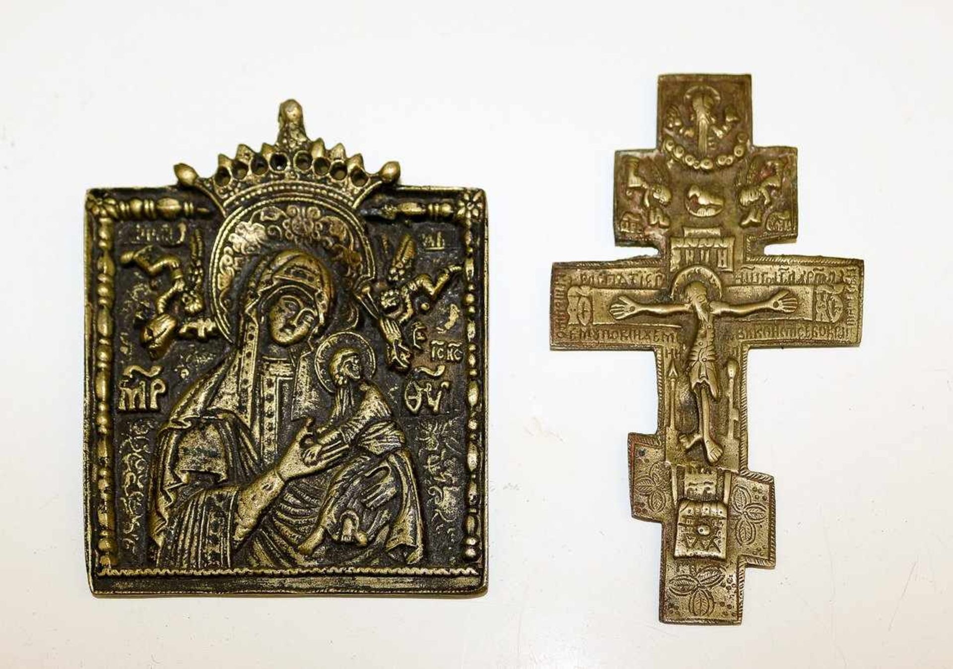 Kl. BronzekreuzRusslandAls oberer Abschluss Gottvater auf Wolkenbank. L. 11 cm. Dazu: Gottesmutter