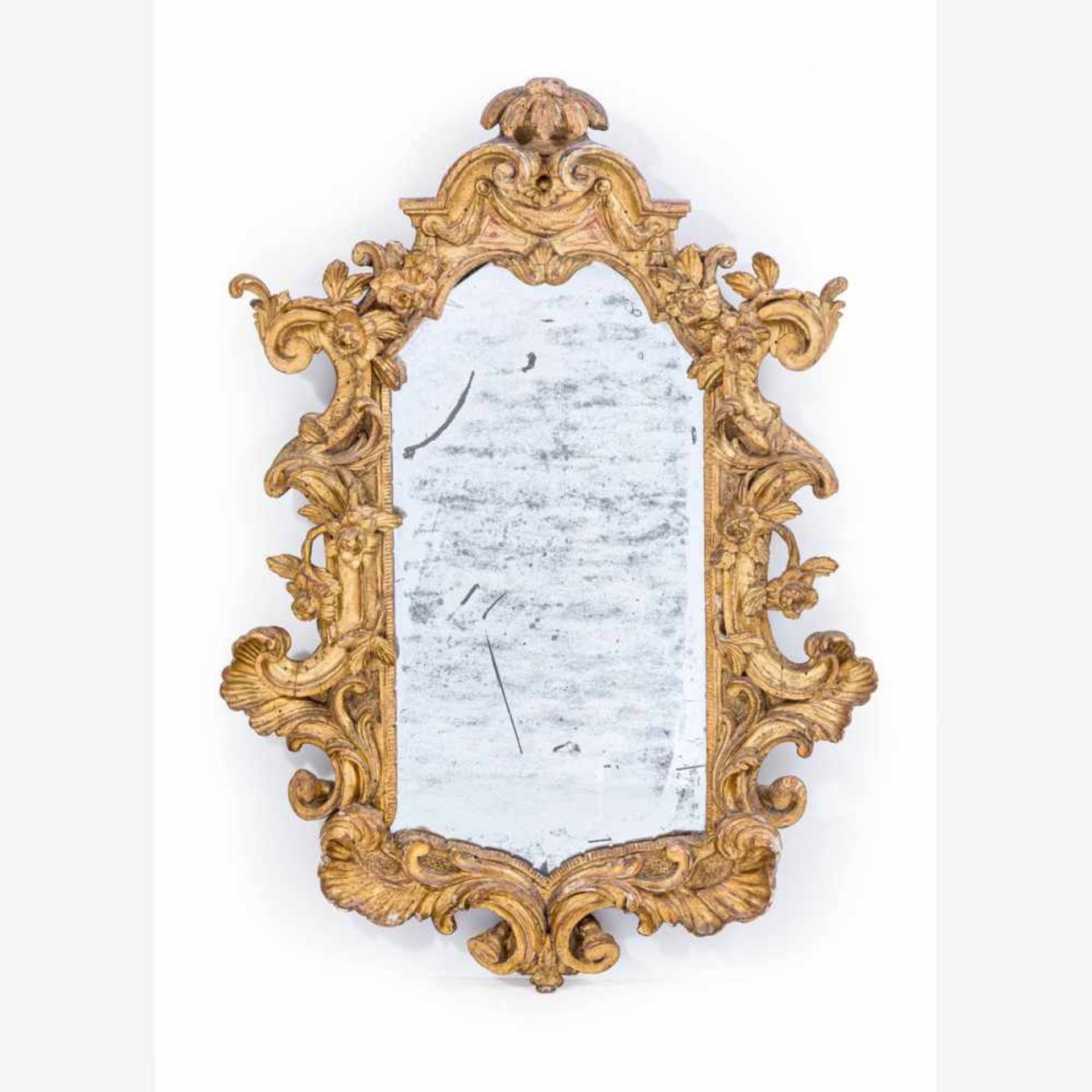 Barocker RahmenspiegelItalien, 18. Jh.Holz, geschnitzt u. vergoldet. Plastische Blüten auf gekämmten