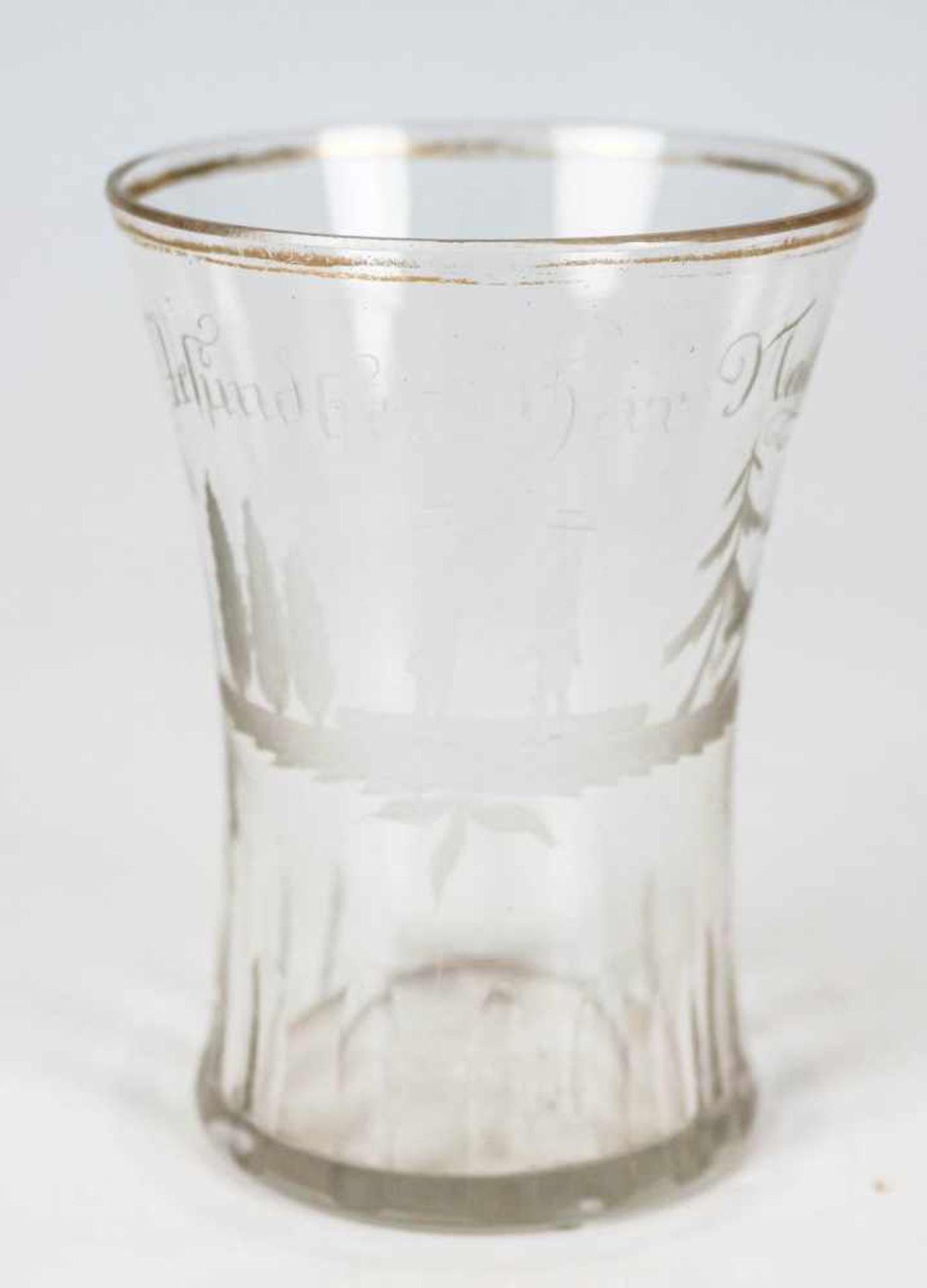 Freundschaftsbecher Böhmen, um 1825Farbloses Glas mit Schliff und Gravur. Konkave Form. Schälborte