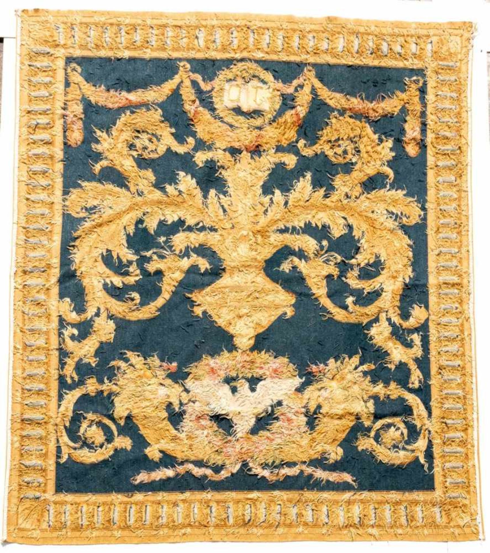 Kl. Aubusson19. Jh.Füllhörner mit Taube in Rosenkranz, unter Ranken-Vasen-Motiv und Kranz- - Bild 5 aus 5