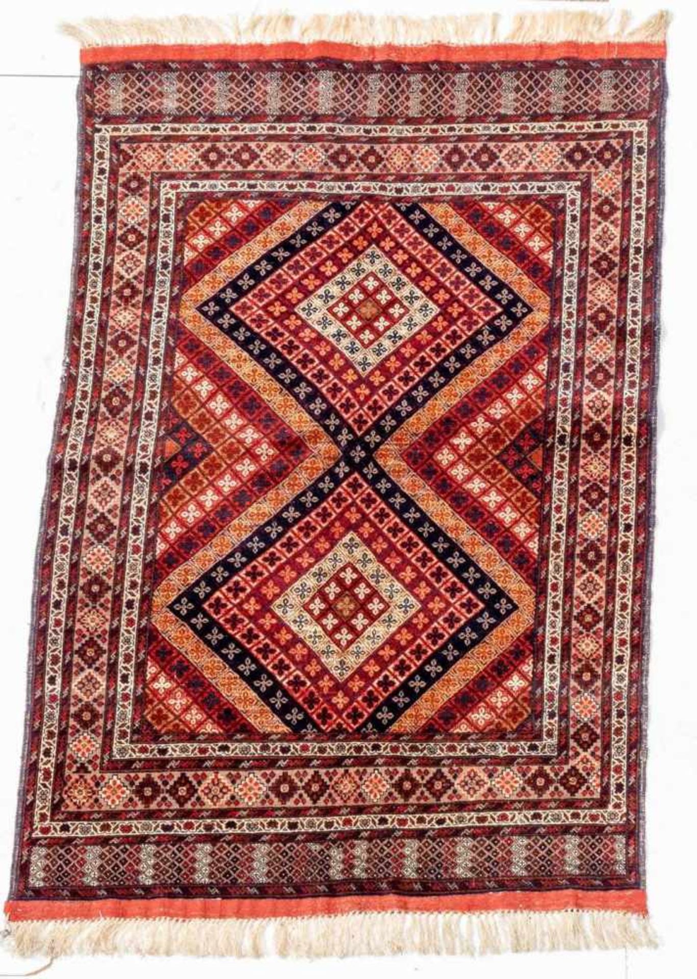 Afghan mit SeideGr. ca. 170/112 cm(58581)- - -20.00 % buyer's premium on the hammer price19.00 % VAT