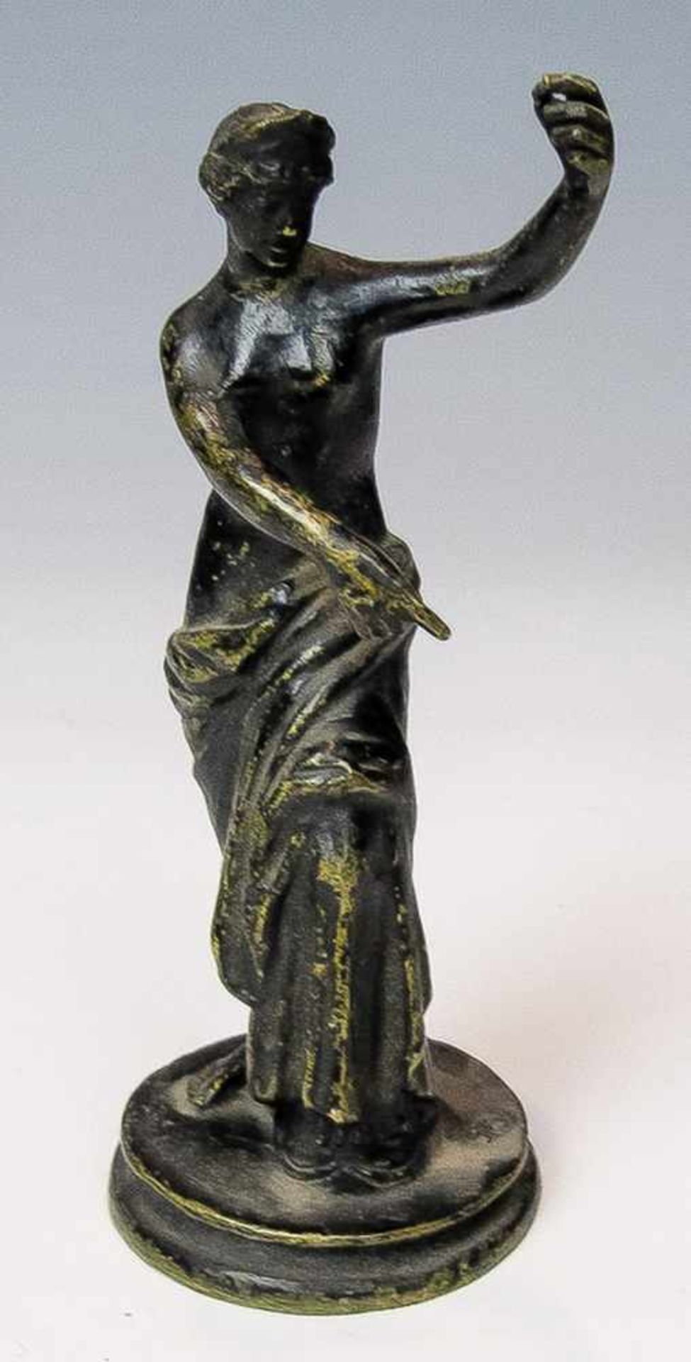 VenusBronze, schwarz lackiert. Nach Renaissancevorbild. H. 14 cm.(38889)- - -20.00 % buyer's premium