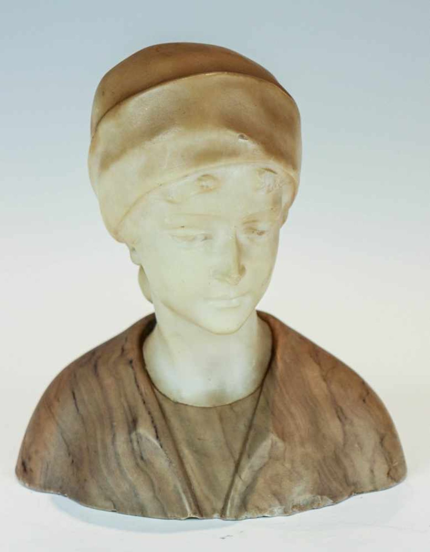 FrauenbüsteItalien, um 1900Alabaster. Leicht bestoßen u. berieben. H. 21,5 cm.(58587)- - -20.00 %