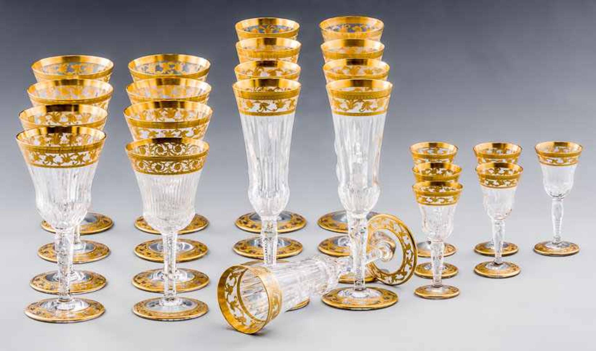 Trinkservice "Thistle"Cristalleries de Saint Louis, Frankreich23 Teile. Partiell optisch geripptes