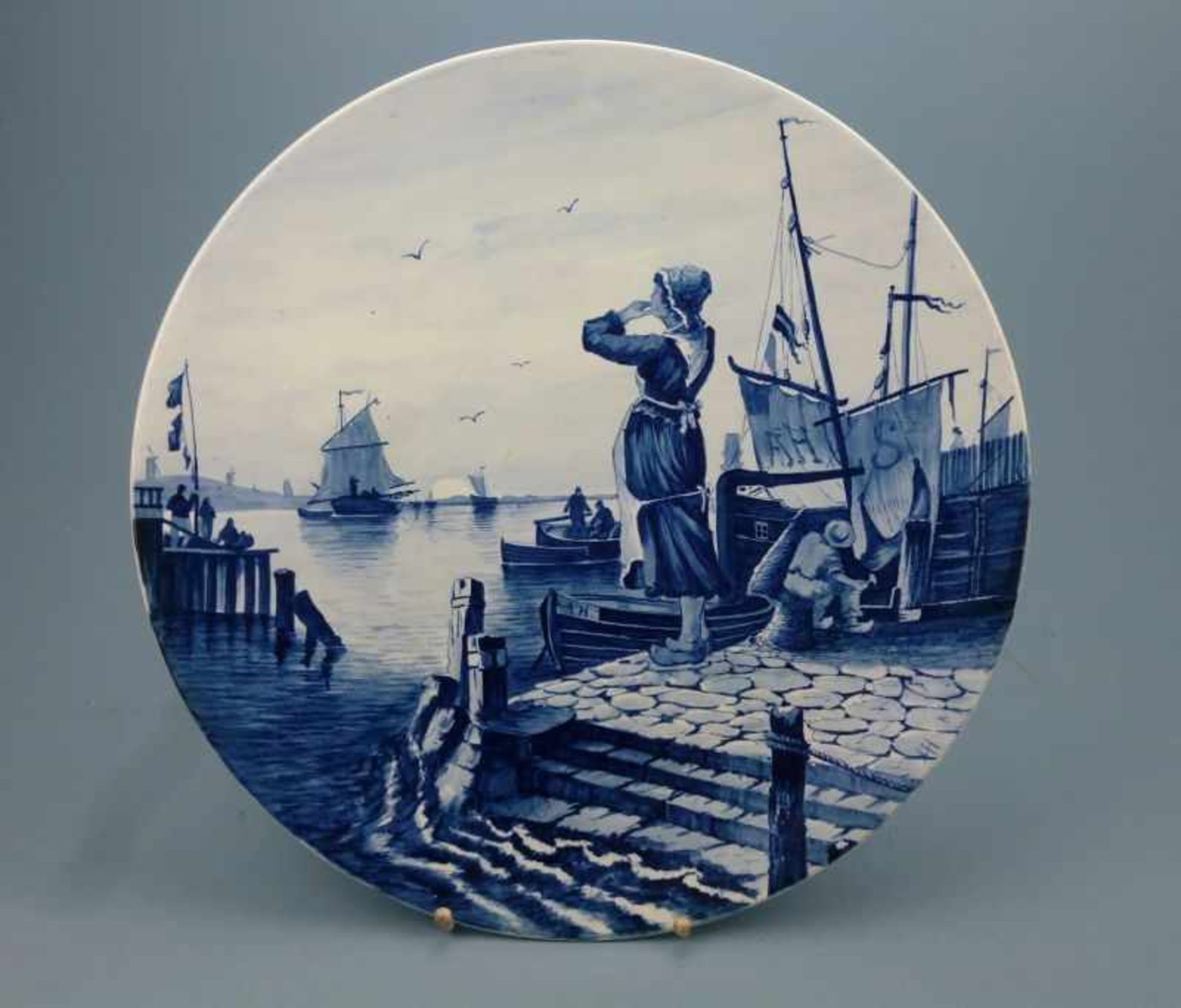 Zierteller, Villeroy & Boch, um 1900 holländ. Hafenszene in blau, Dm 44cm
