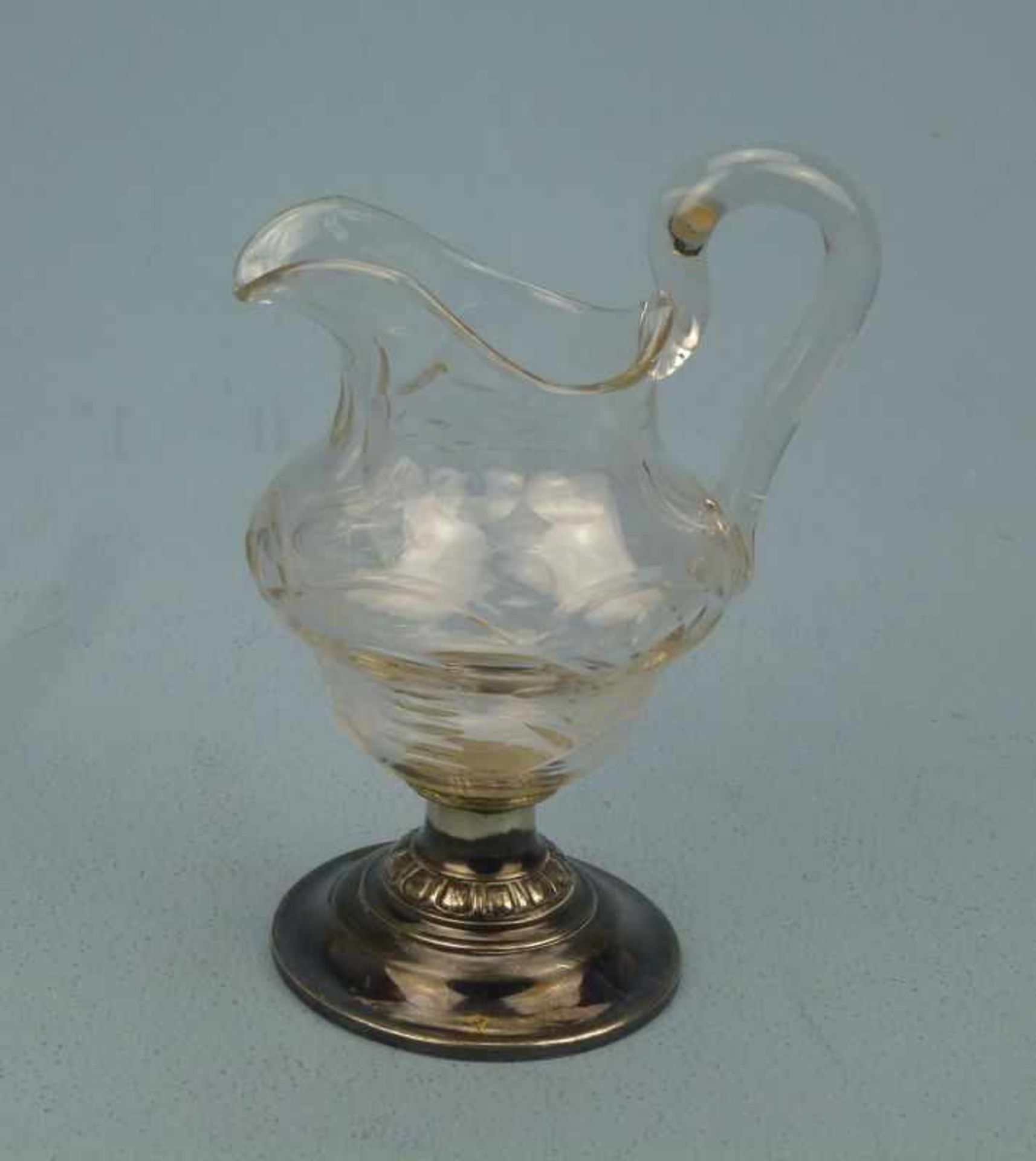 Rahmkännchen, um 1900 geschliffenes Glas, Fuß Silber, H 15cm