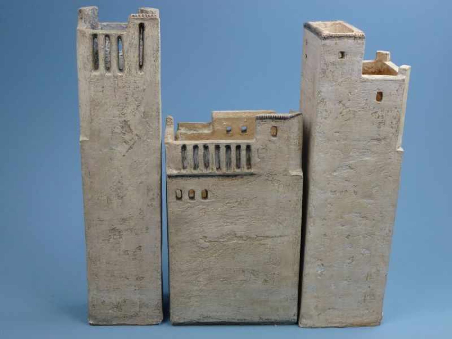 Burganlage, Nyon?, 2.Hälfte 20. Jh. Künstlerkeramik, weißer Scherben Terracotta-Glasur, 3Turm- - Image 2 of 2