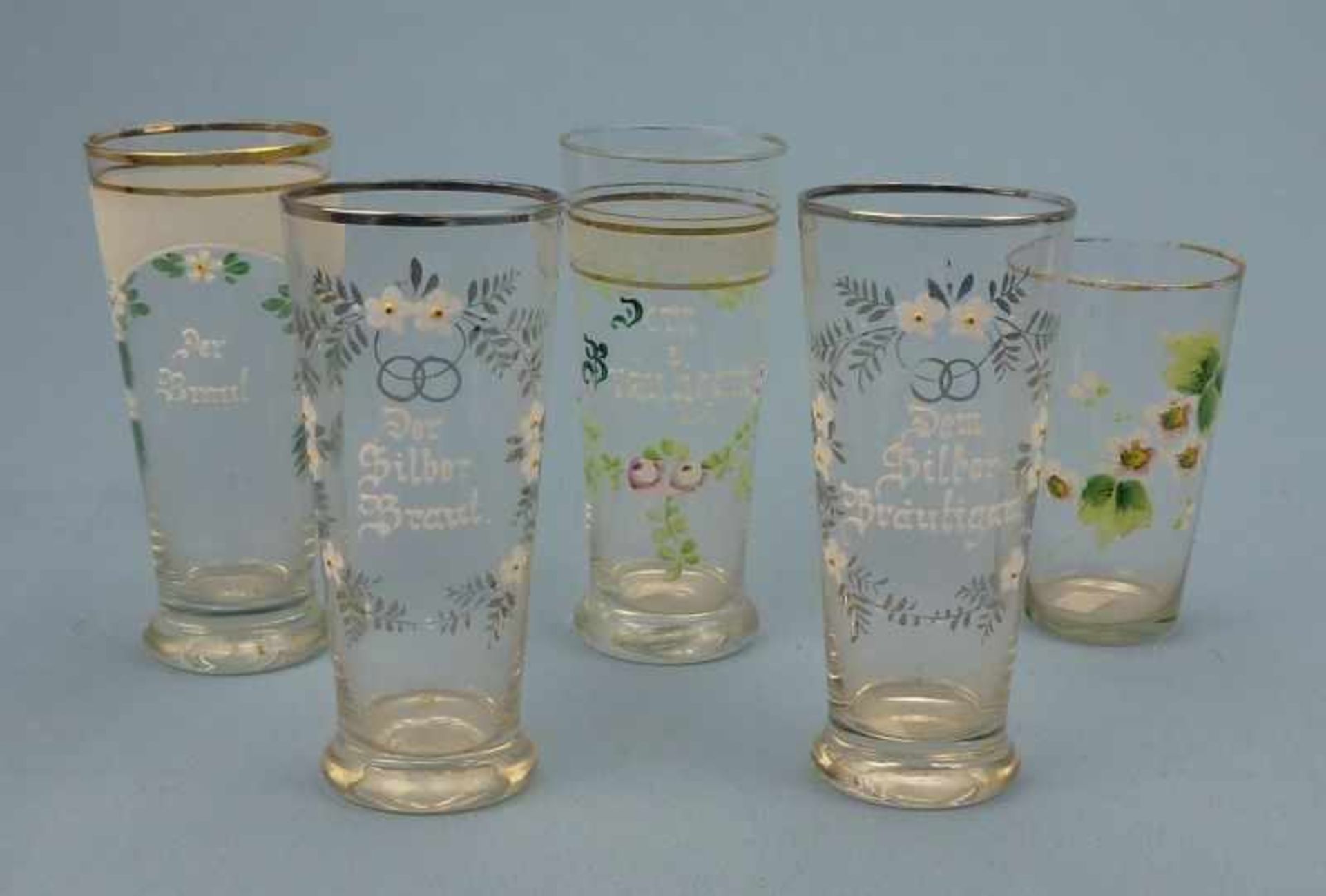 4 Braut-/Bräutigam-Gläser, um 1900 konisch, emaileegemalte Bezeichnungen in Kartuschen,beil. Glas, H