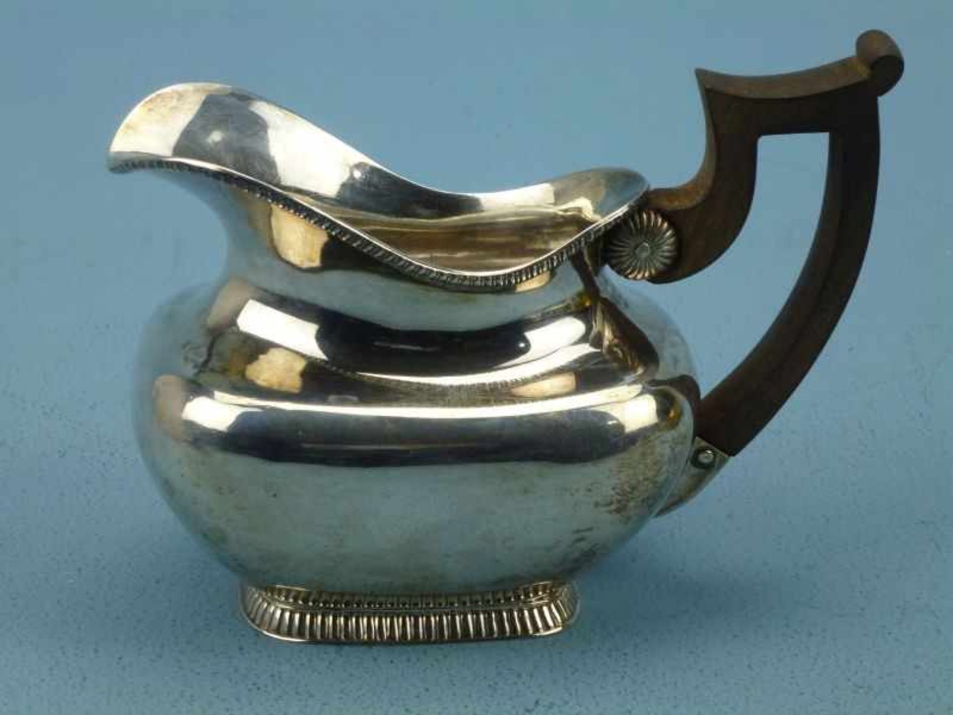 Sahnekännchen, 875er Silber, 2.Hälfte 19.Jh. rechteckig, J-Henkel Palisander, H 12cm, 233g