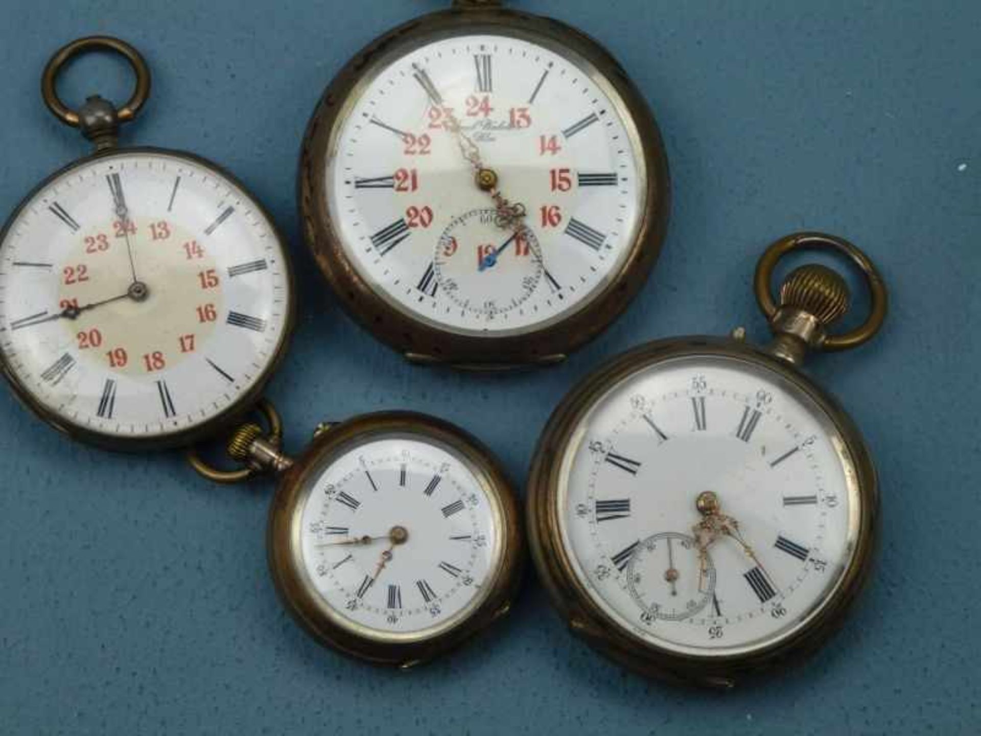 4 Taschenuhren, Silber, um 1900-1920 3 Herrentaschenuhren, 1 Damentaschenuhr, 2 Werkelaufen an, Dm - Bild 2 aus 2