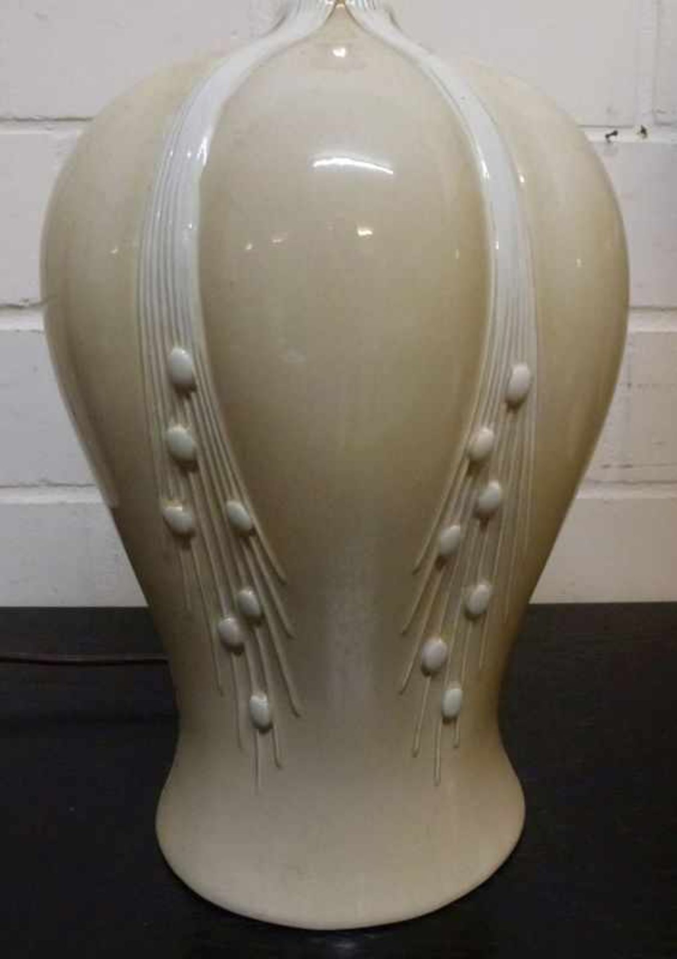 Paar Kommodenlampen Keramik, Ährendekor, H 74cm - Bild 2 aus 2