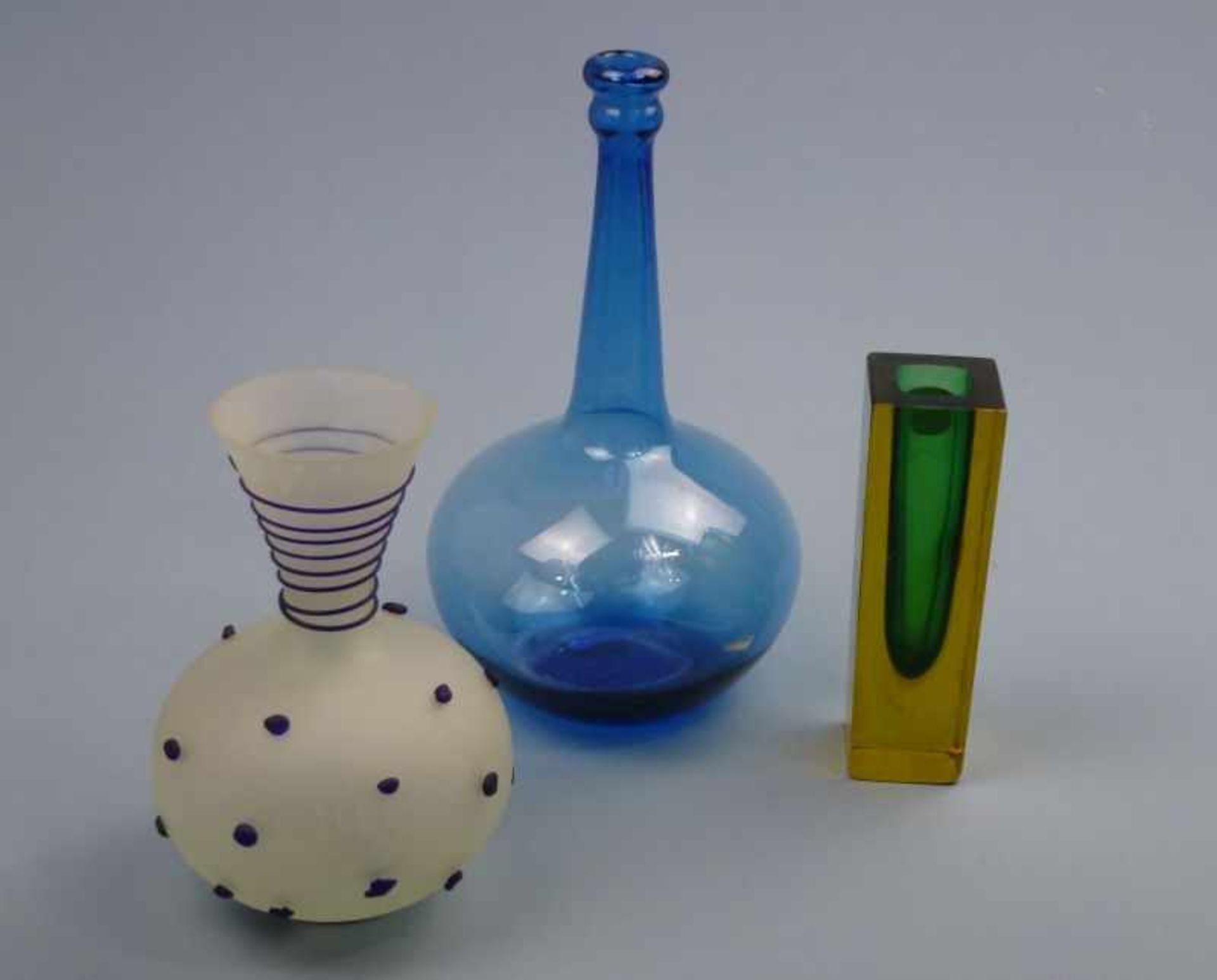 Konvolut Glasvasen, 50 - 80er Jahre 3 Vasen, H 14 - 24cm