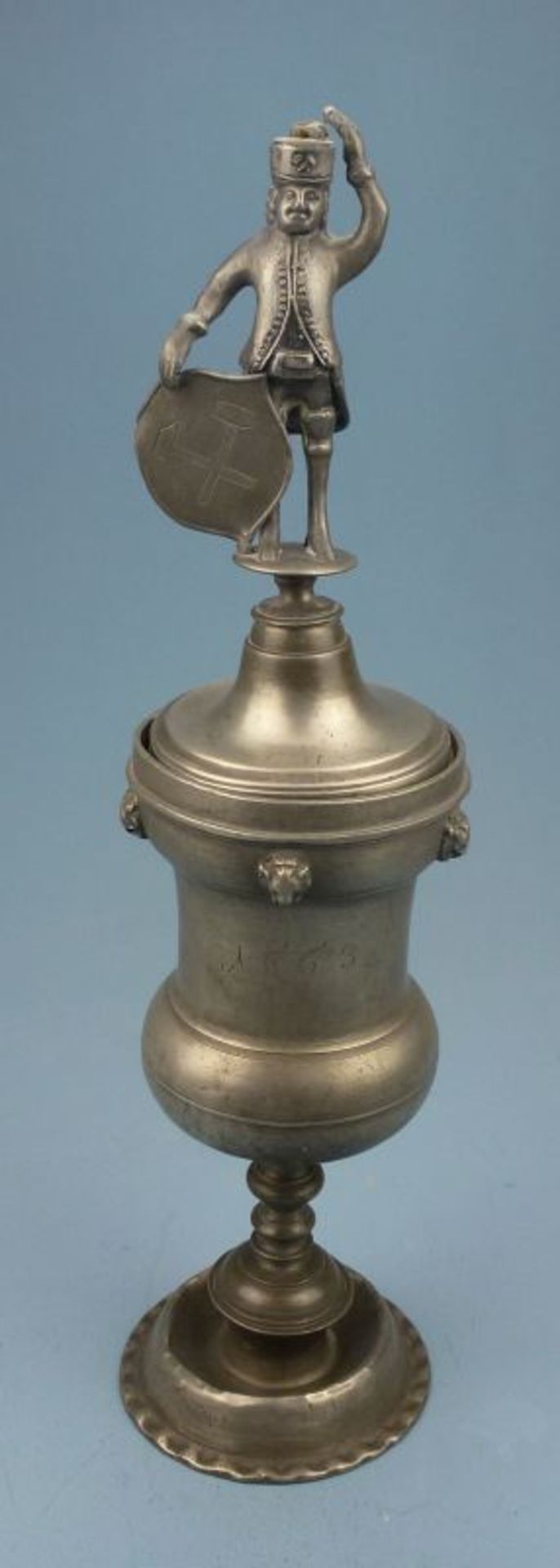 WillkommWillkomm19. Jahrhundert Pokal auf Balusterfuß, zylindr. Wandung (dat. ''1663'') auf gedrückt