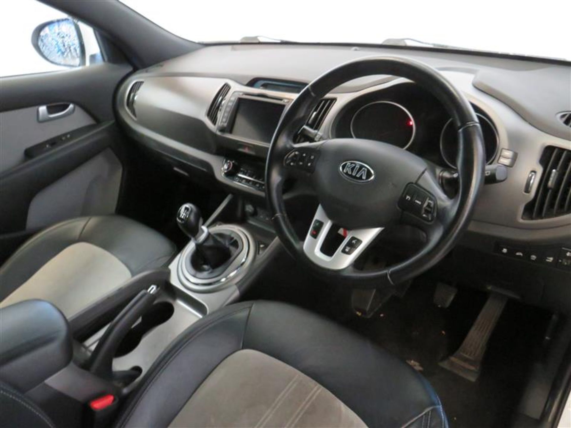 2014 Kia Sportage White Edition ISG - 1685cc - Image 7 of 9