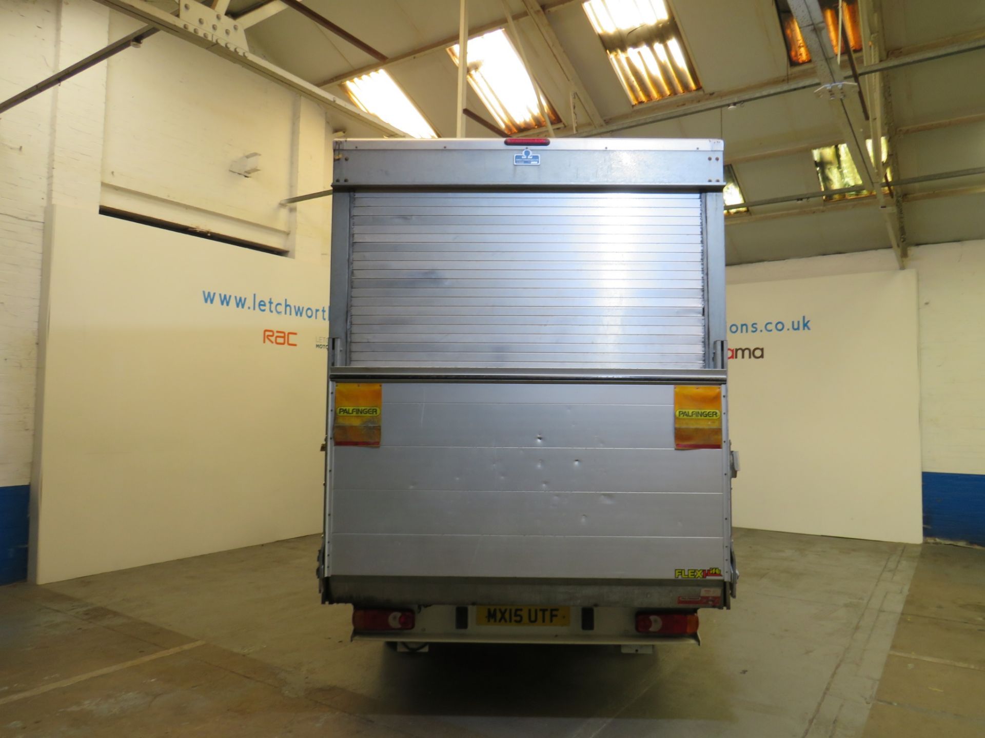 2015 Peugeot Boxer 335 L3 HDI Luton Body - 2198cc - Image 5 of 10