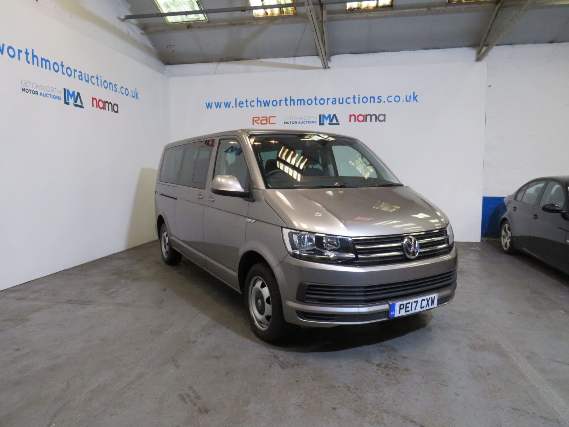 2017 Volkswagen Transporter T32 SE TDI BM Auto 9 Seater - 1968cc *PLUS VAT*