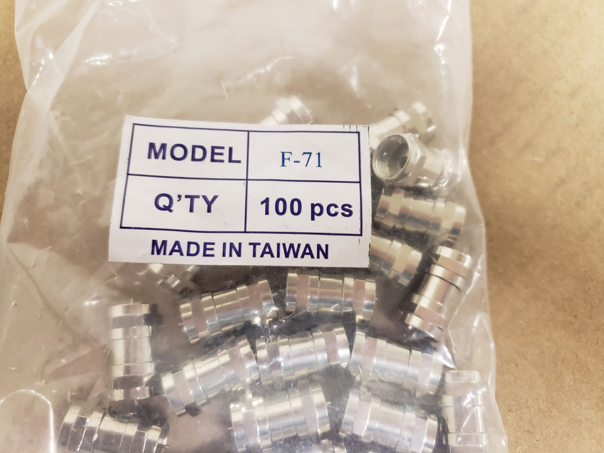 Lot of 24 Adapters Male to Male - Image 3 of 3