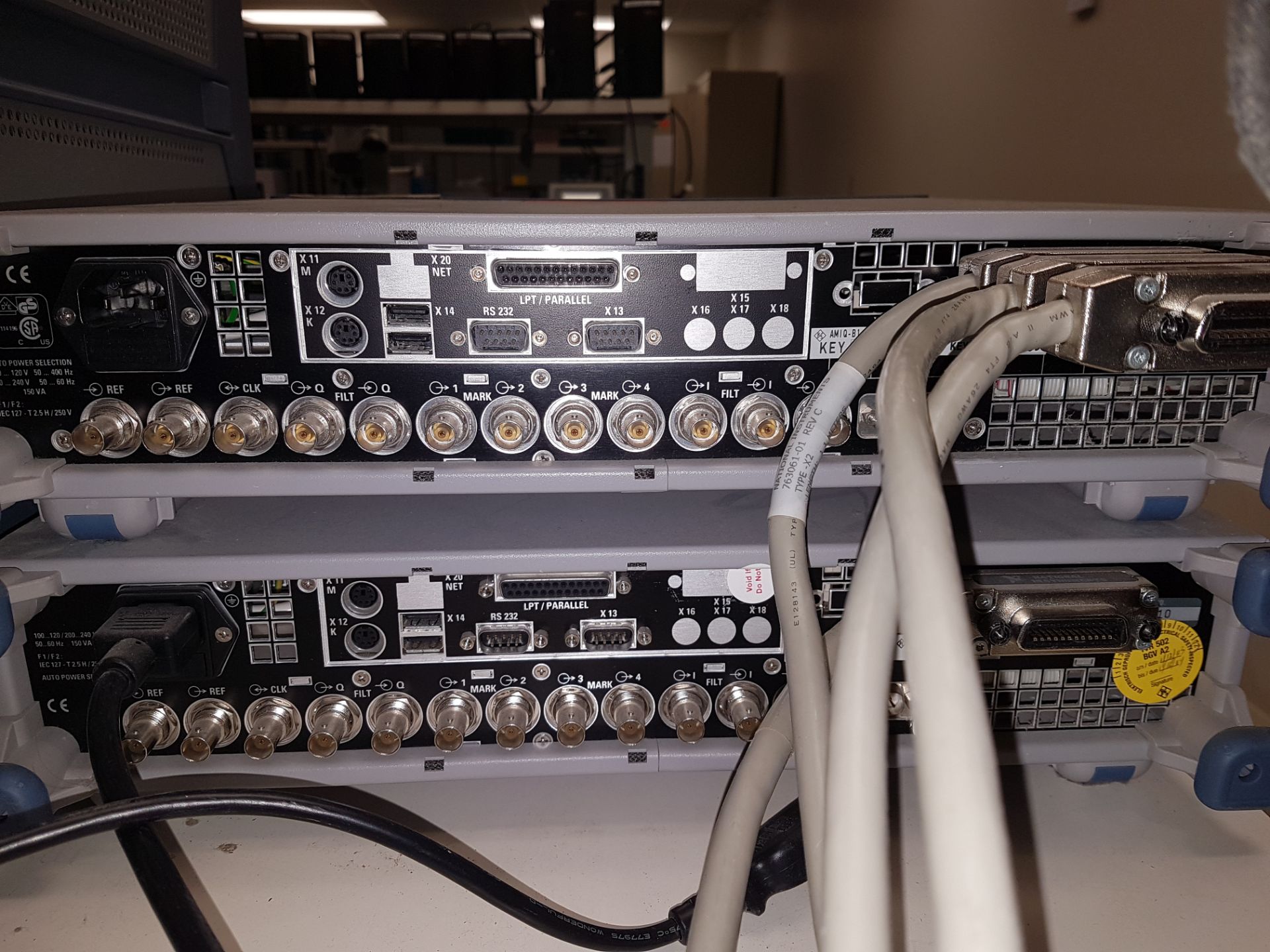 Rohde & Schwarz "AMIQ" I/Q Modulation Generator - Image 2 of 3