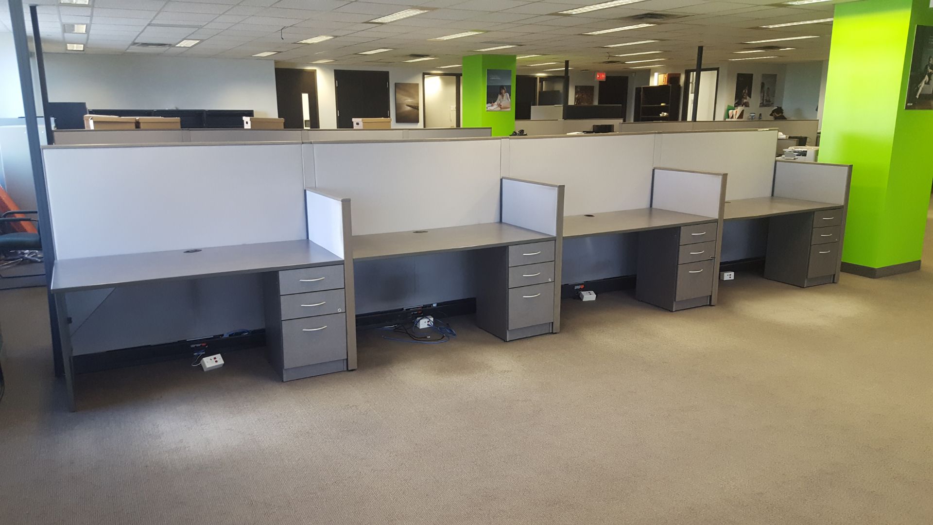 8 Station Call Centre Syle Modular Office System w/ 60" x 30" Work Surafces, 3 Drawer Pedestal - Image 4 of 4