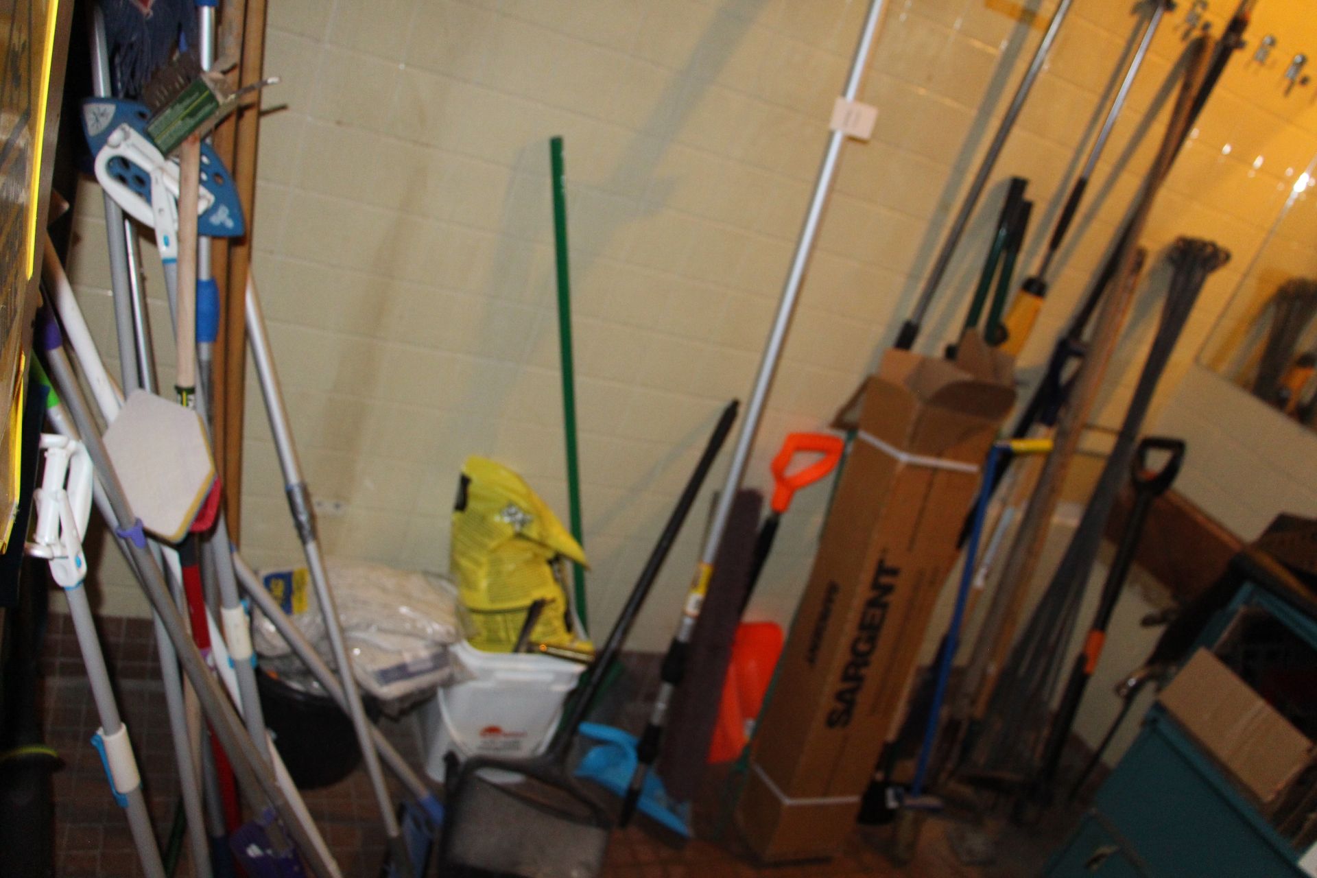 Lot assorted cleaning equipment