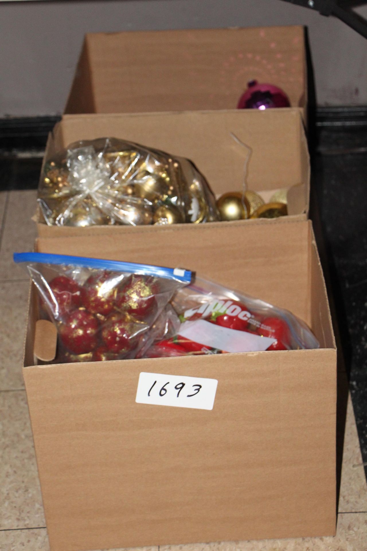 Lot 3 boxes of christmas ornaments