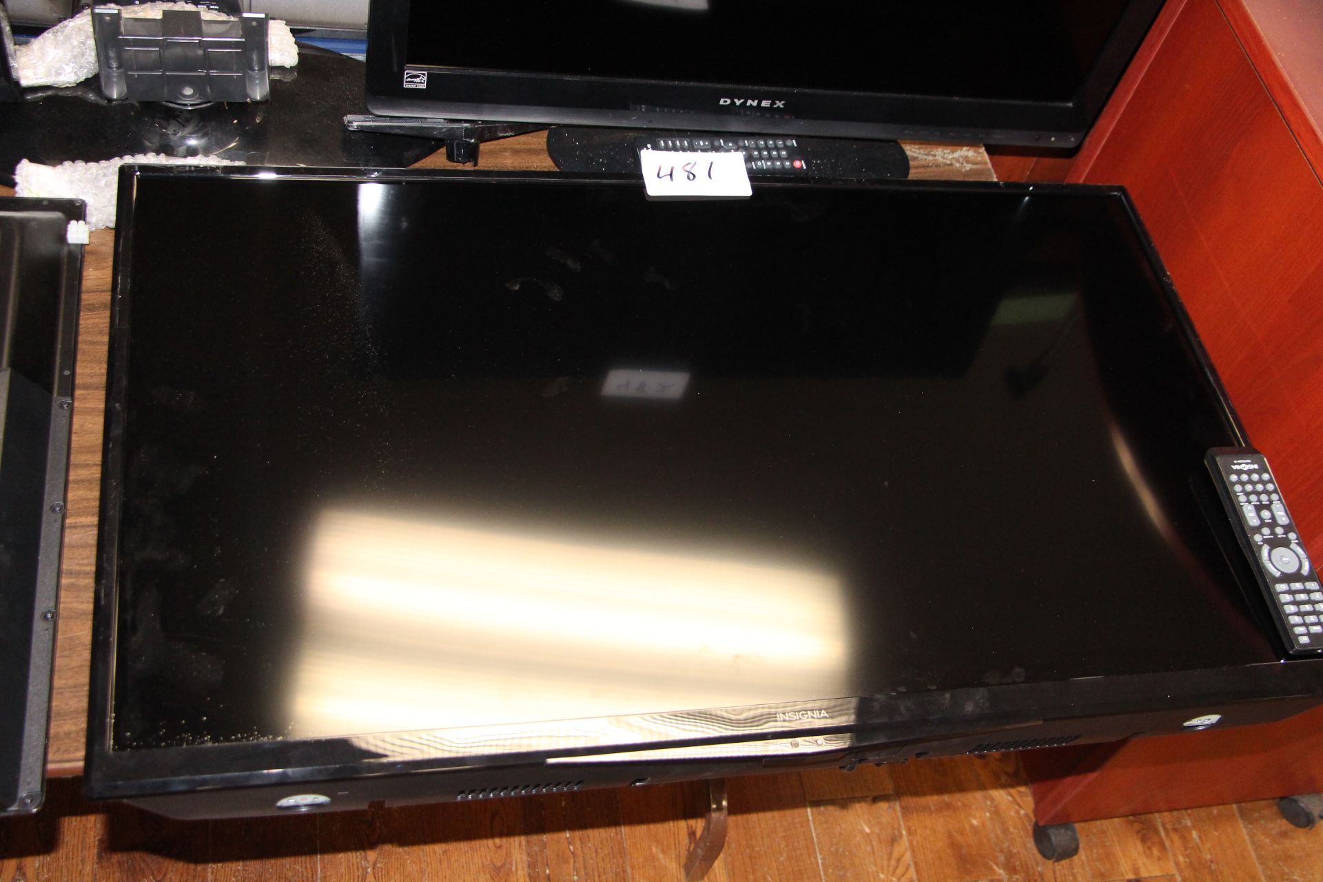 Insignia model NS-43D420NA16 LED TV - Image 3 of 3