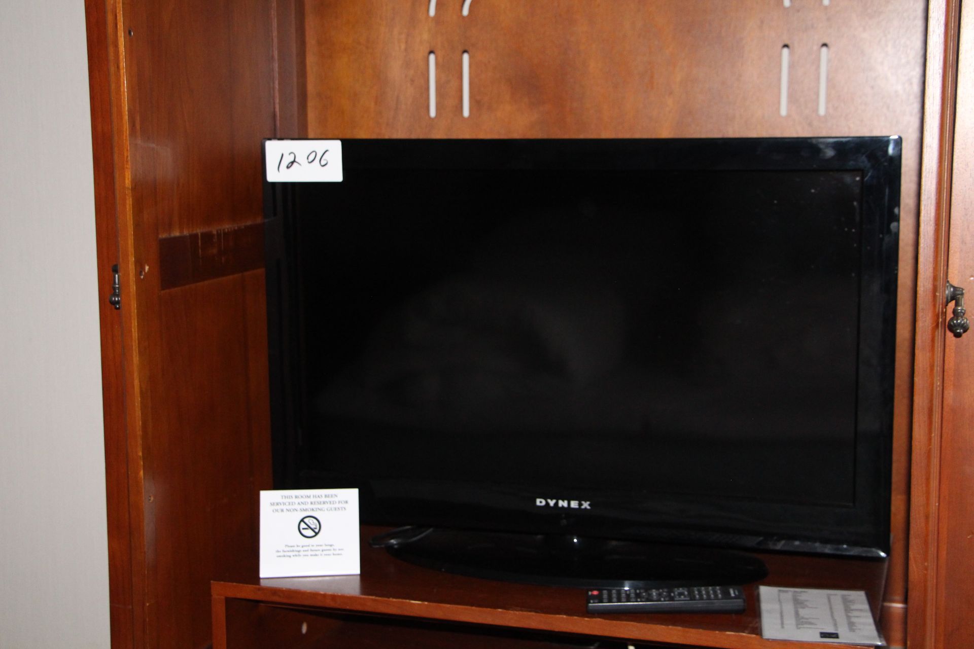 Dynex 32" LCD TV