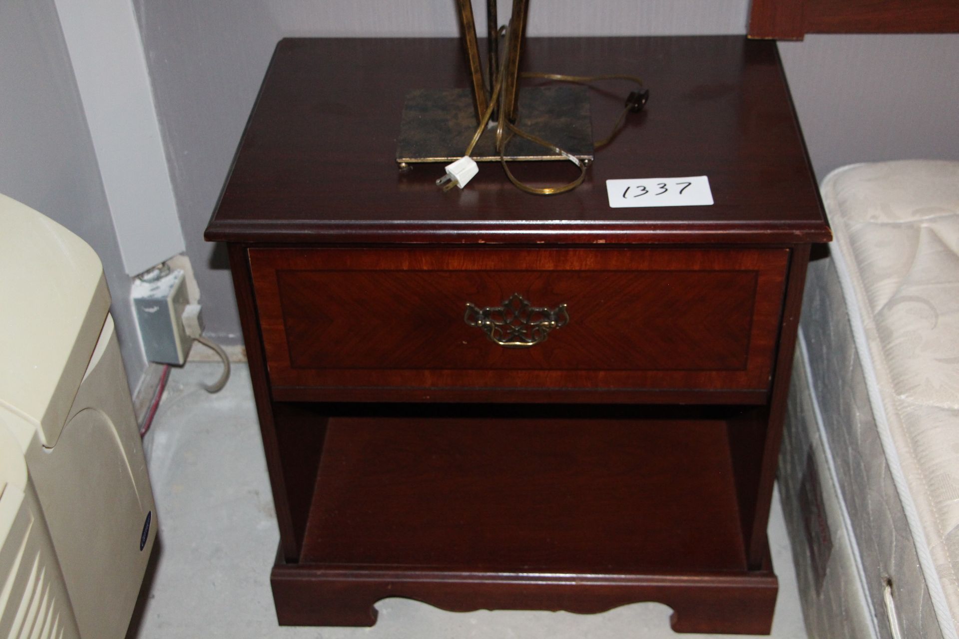 Mahogany color single drawer night stand