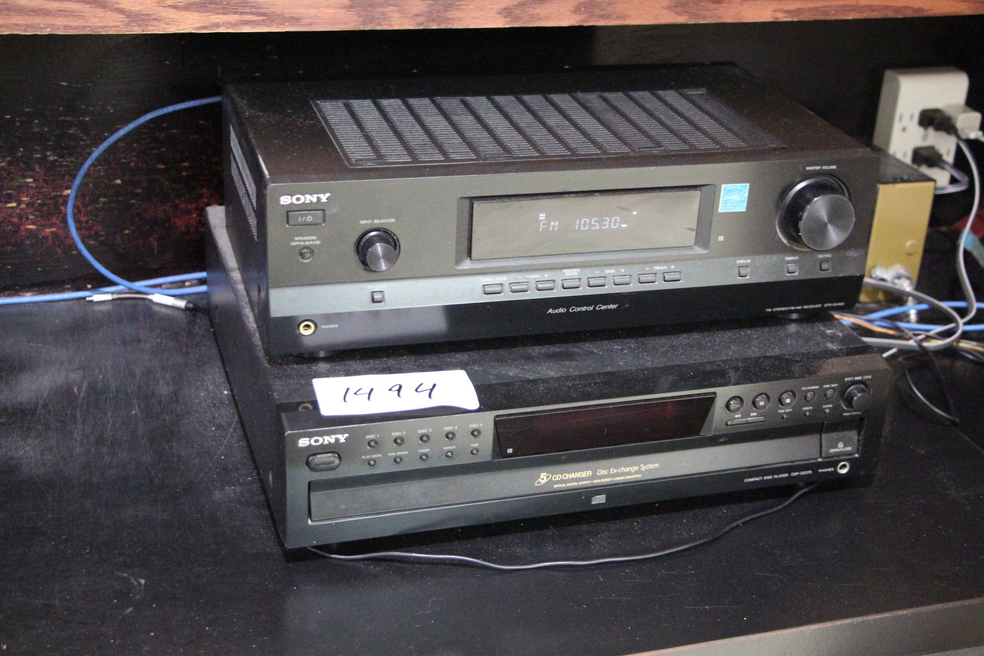 Lot Sony STR-DH100 receiver audio control center & Sony CPD-CD375 5 CD disc changer player