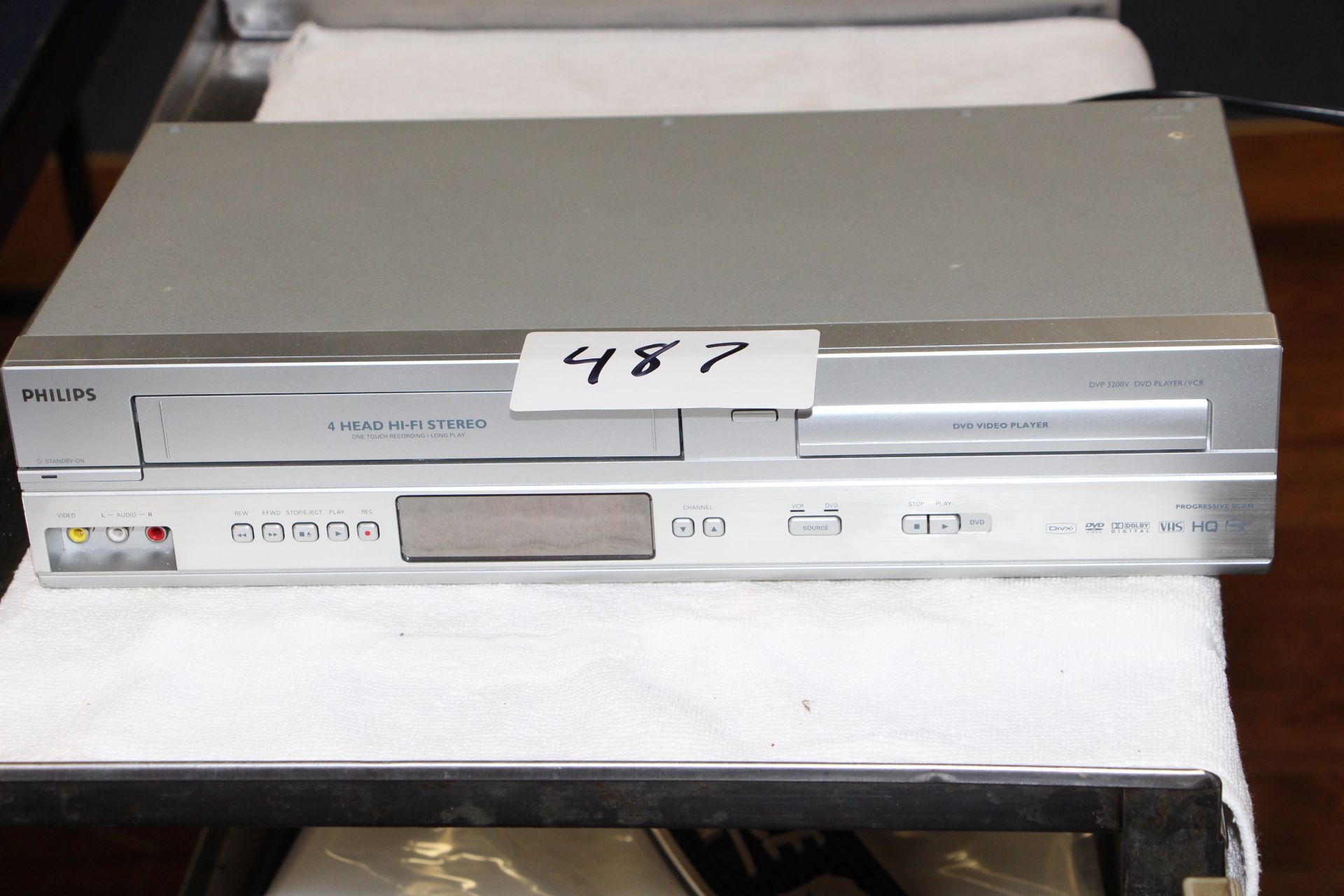 Philips model DVP3200V/37 Video cassette recorder/DVD player