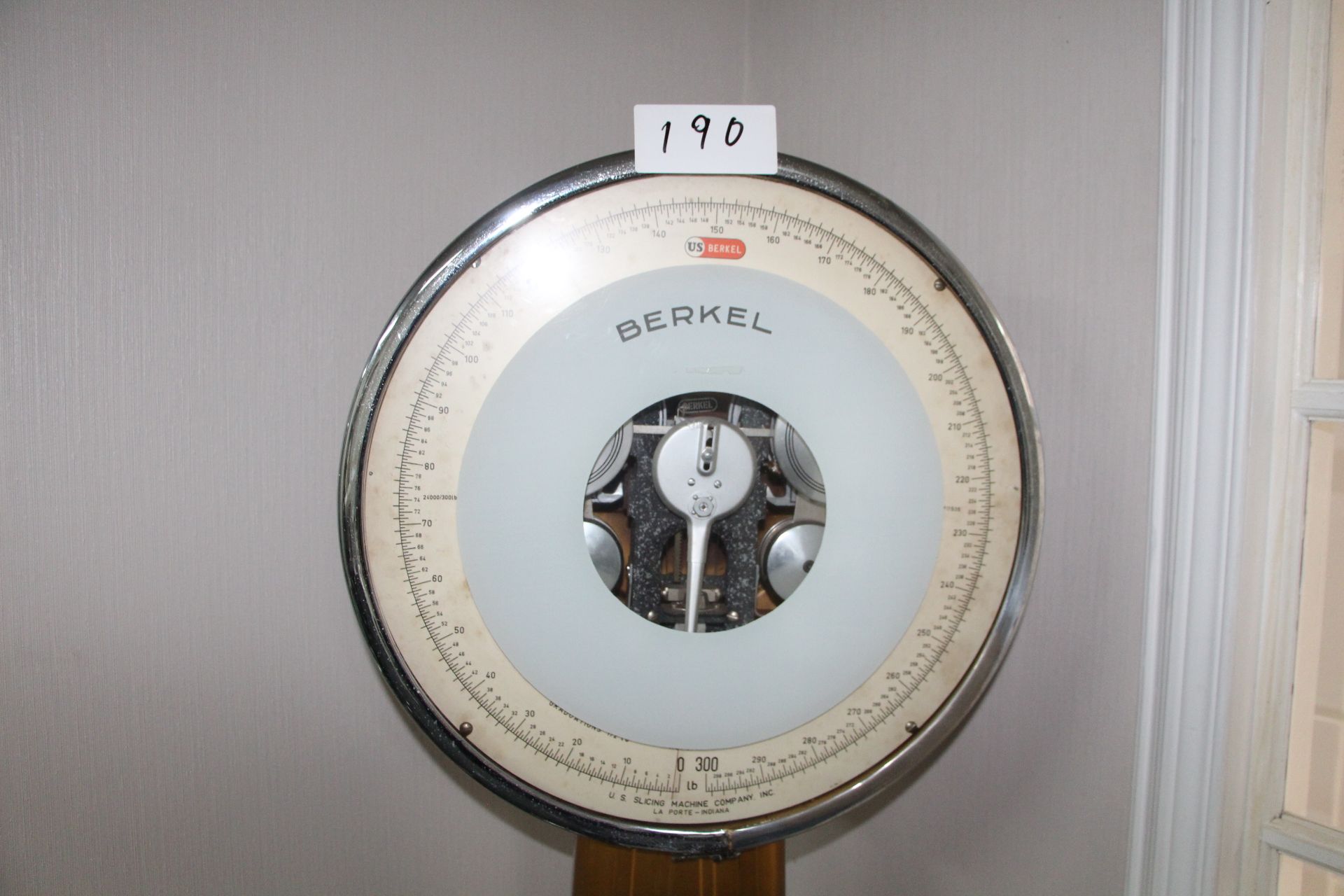 Berkel 300 lb capacity floor weight scale - Image 2 of 3