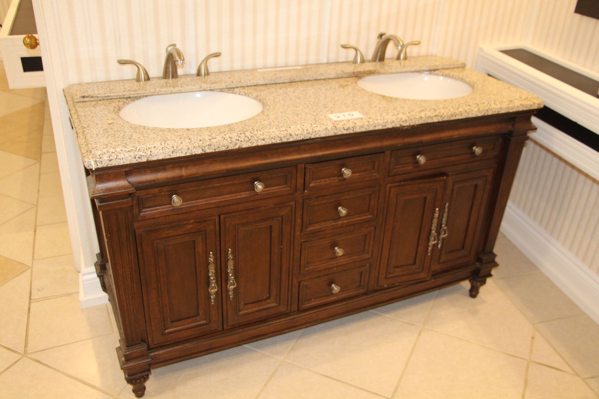 Double vanity sink