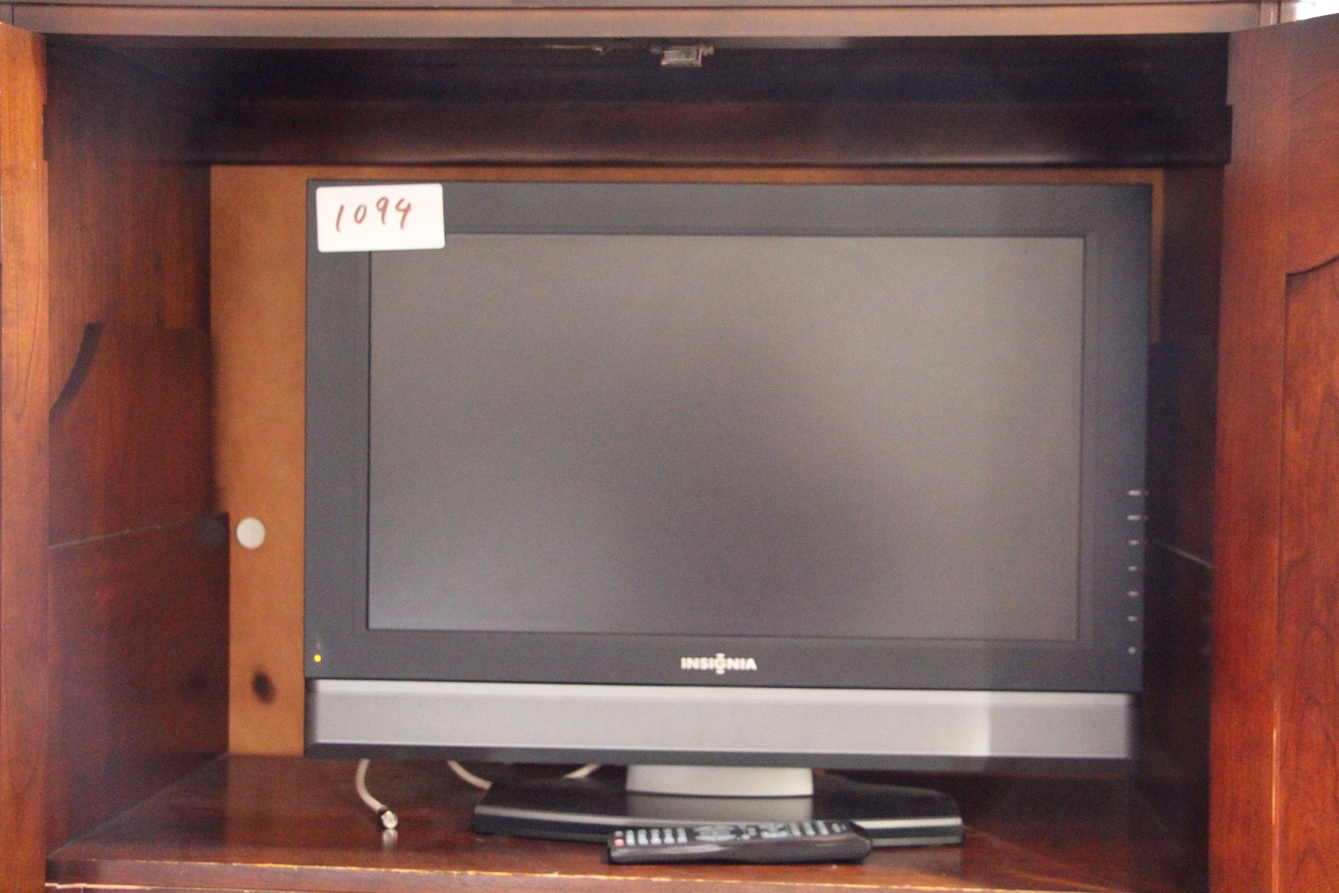 Insignia 26" LCD TV